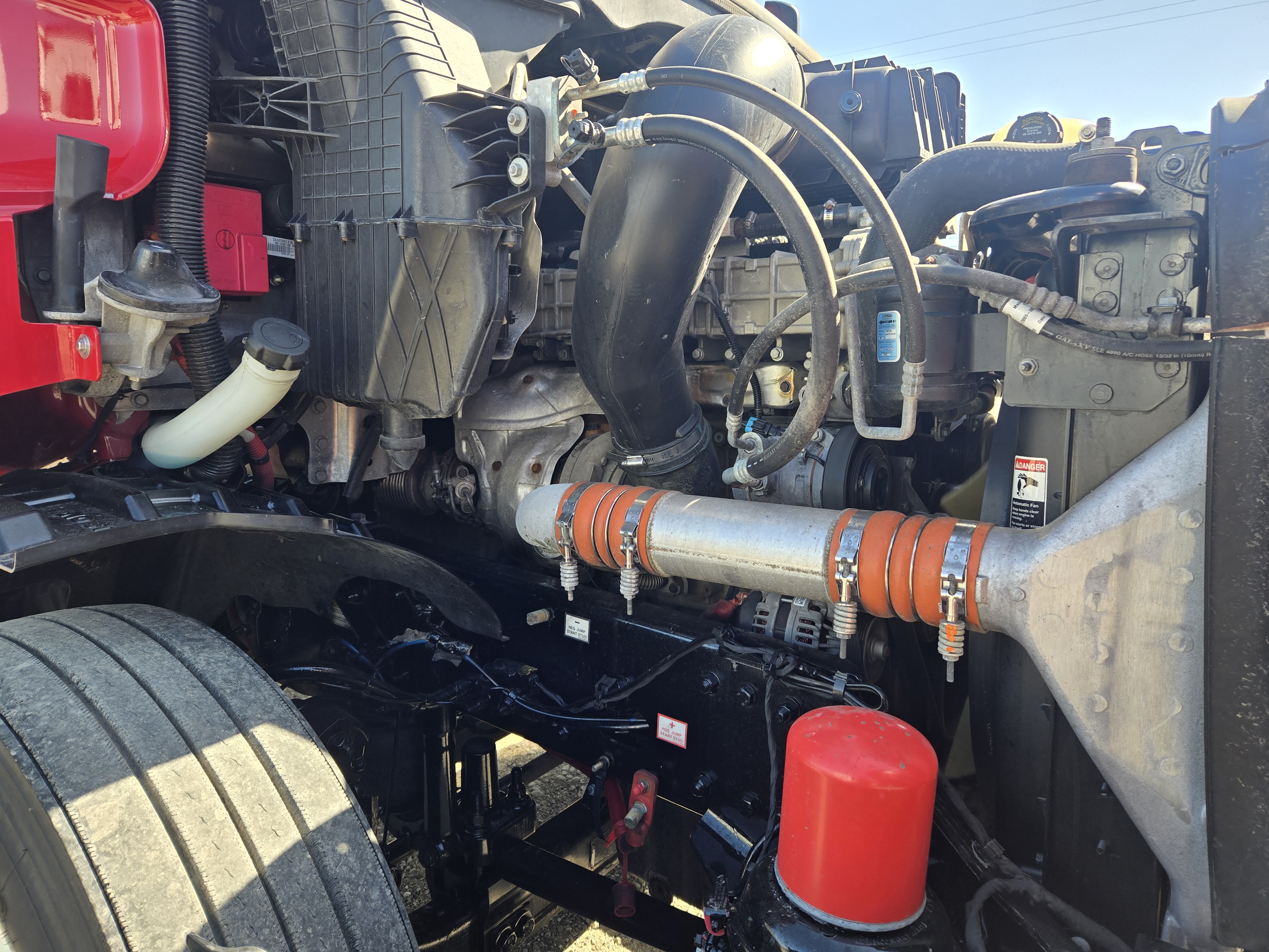 2021 FREIGHTLINER CASCADIA 116DC - image 9