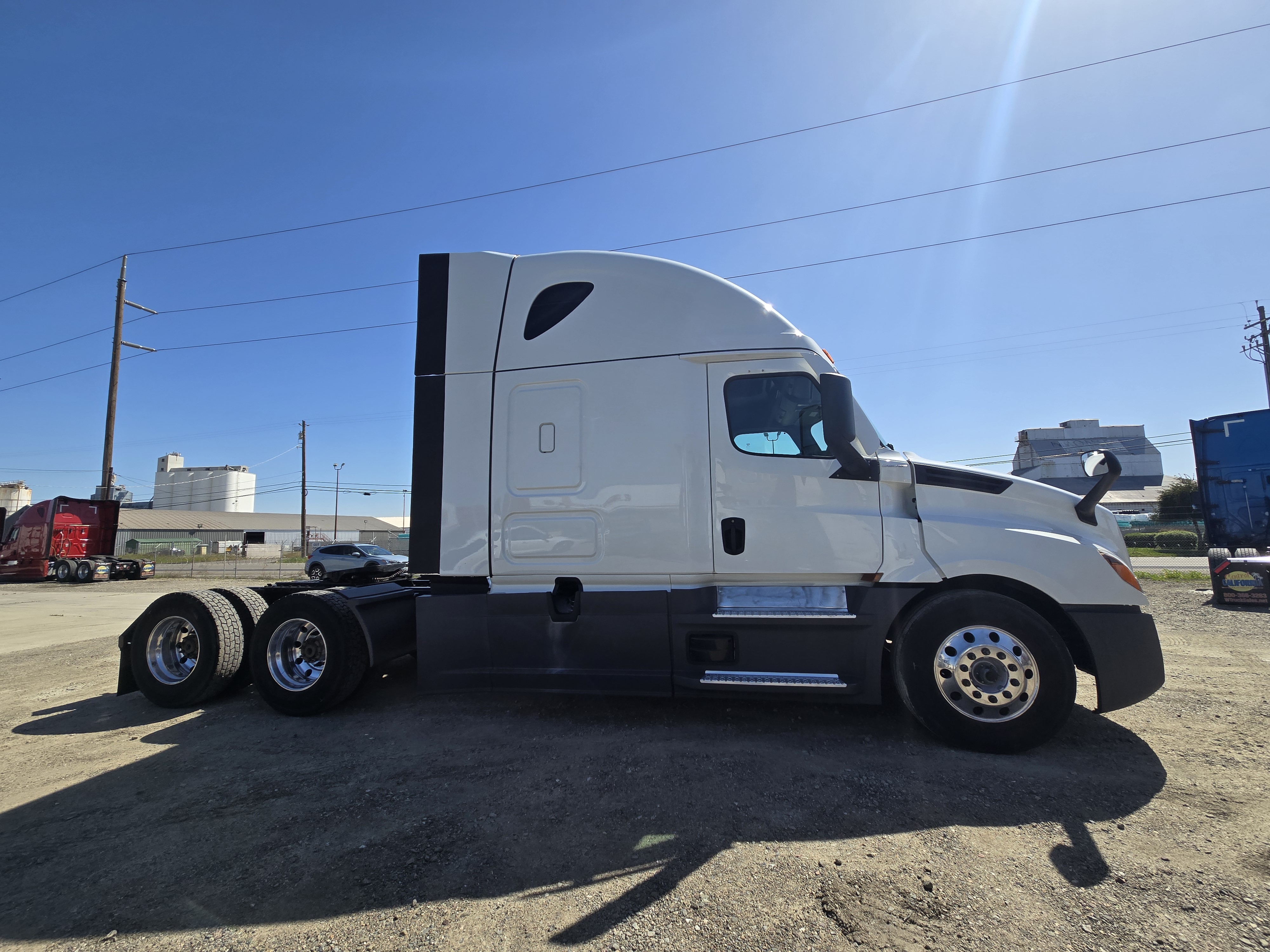 2023 FREIGHTLINER CASCADIA 126SLP - image 7