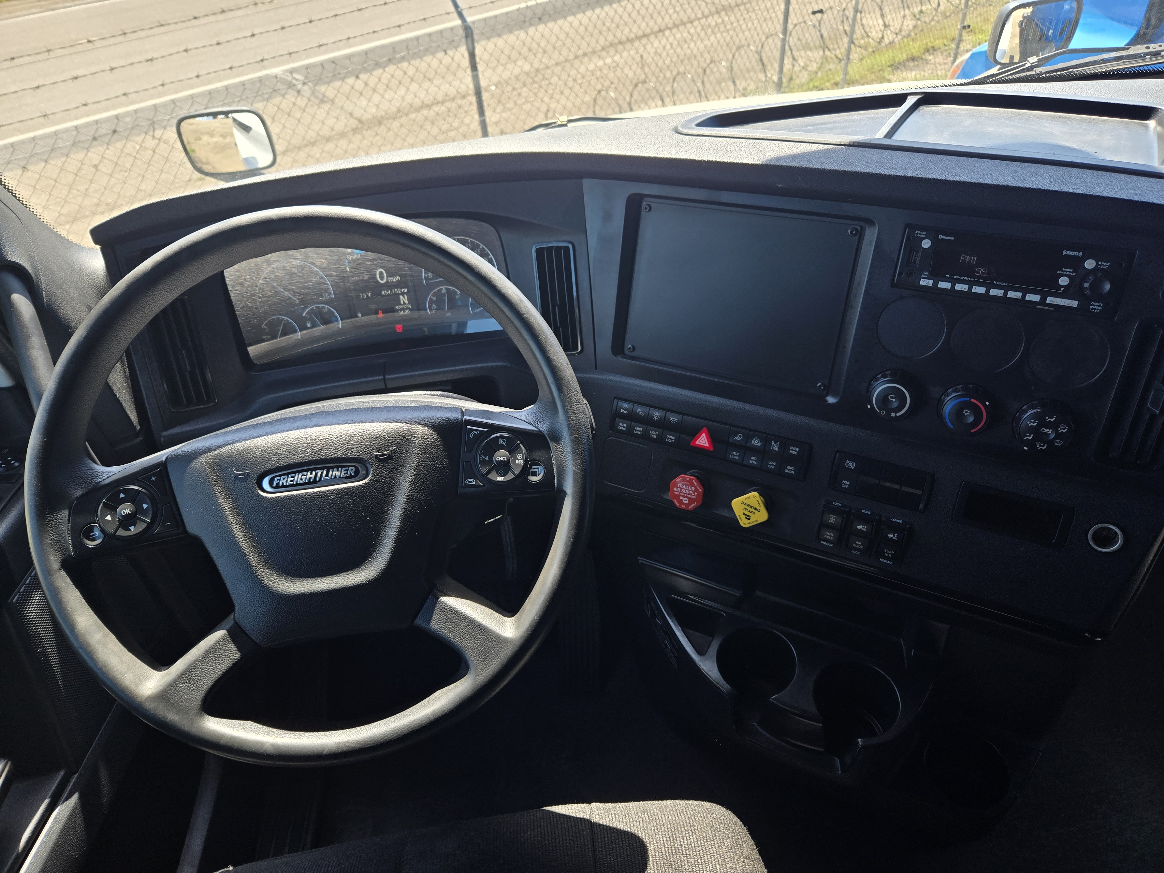 2023 FREIGHTLINER CASCADIA 126SLP - image 17