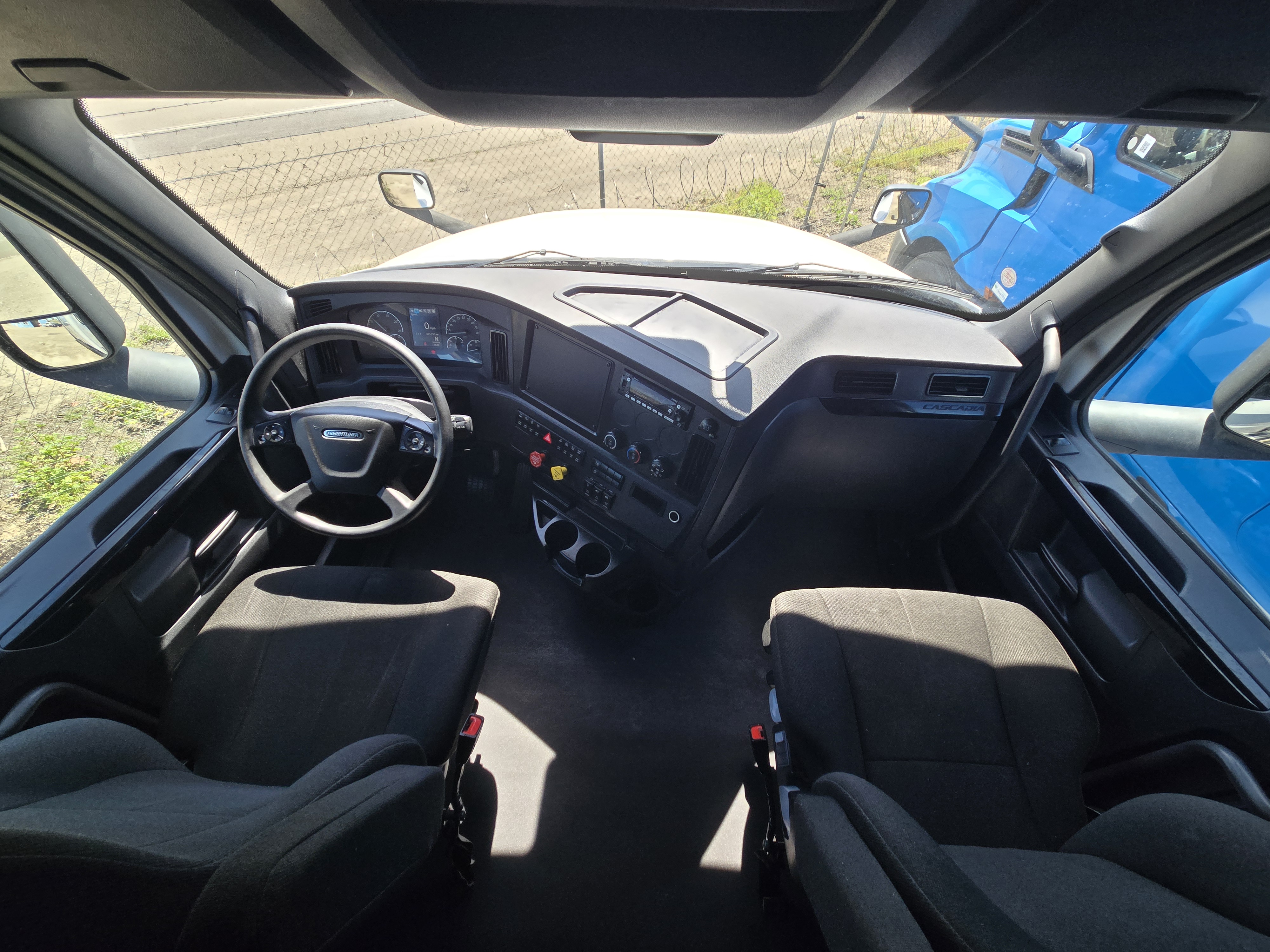 2023 FREIGHTLINER CASCADIA 126SLP - image 19