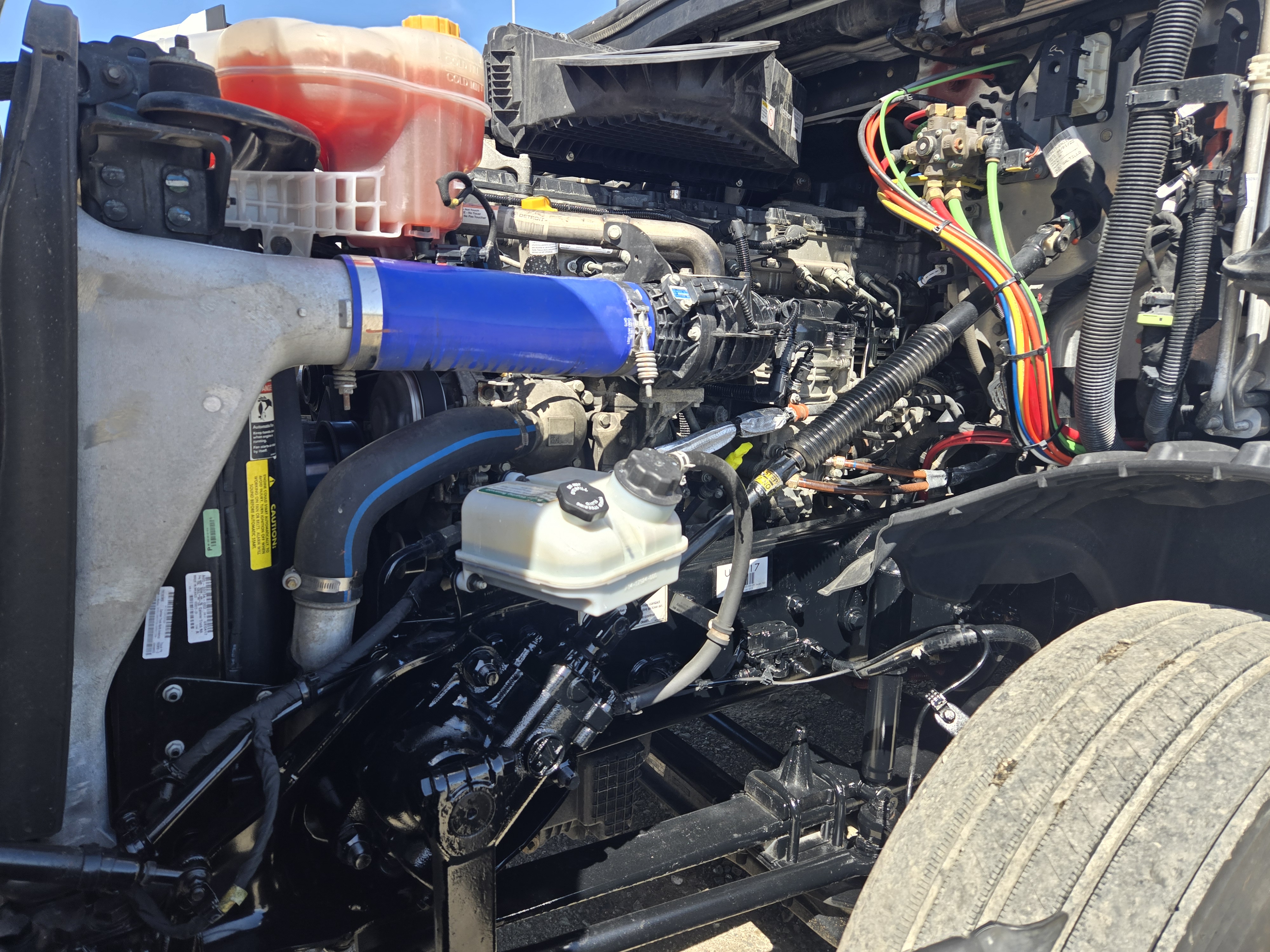 2023 FREIGHTLINER CASCADIA 126SLP - image 10