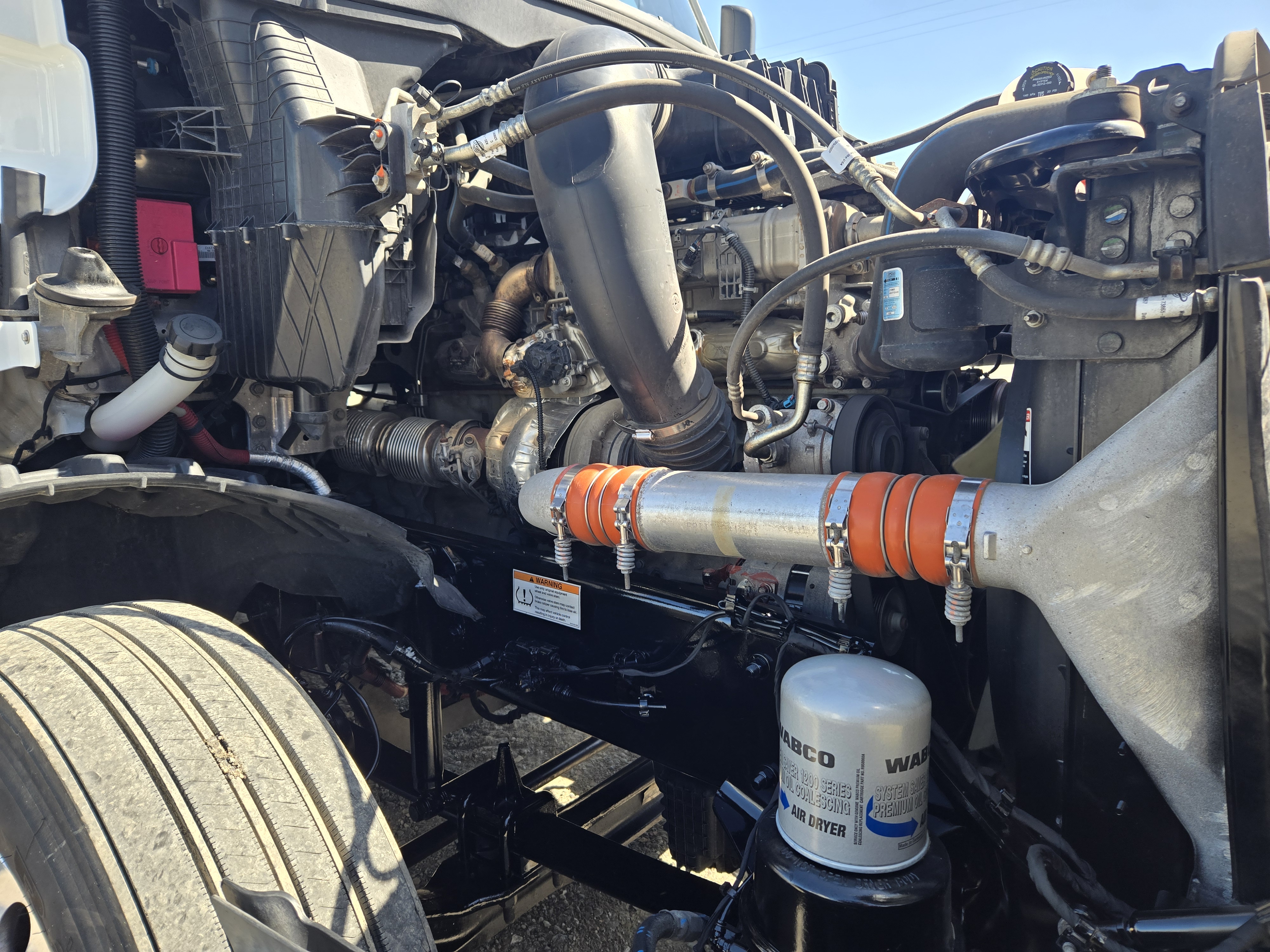 2023 FREIGHTLINER CASCADIA 126SLP - image 9