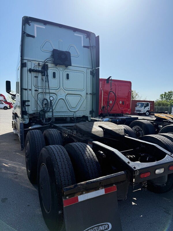 FREIGHTLINER CASCADIA 126SLP 2022