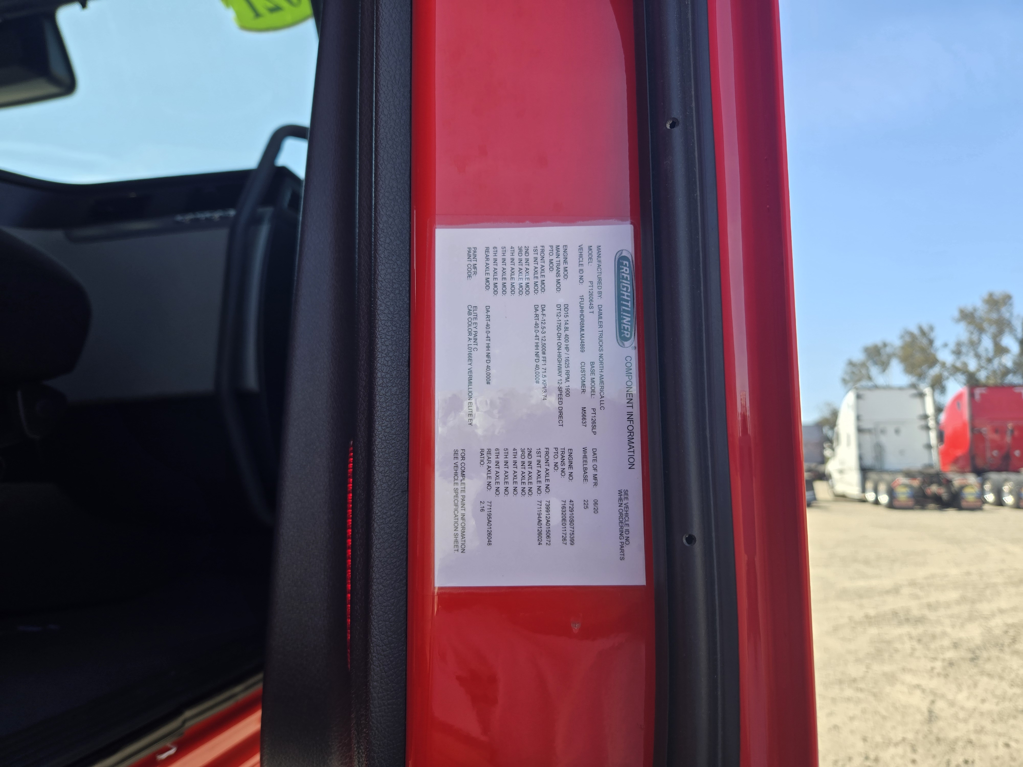 2021 FREIGHTLINER CASCADIA 126SLP - image 22