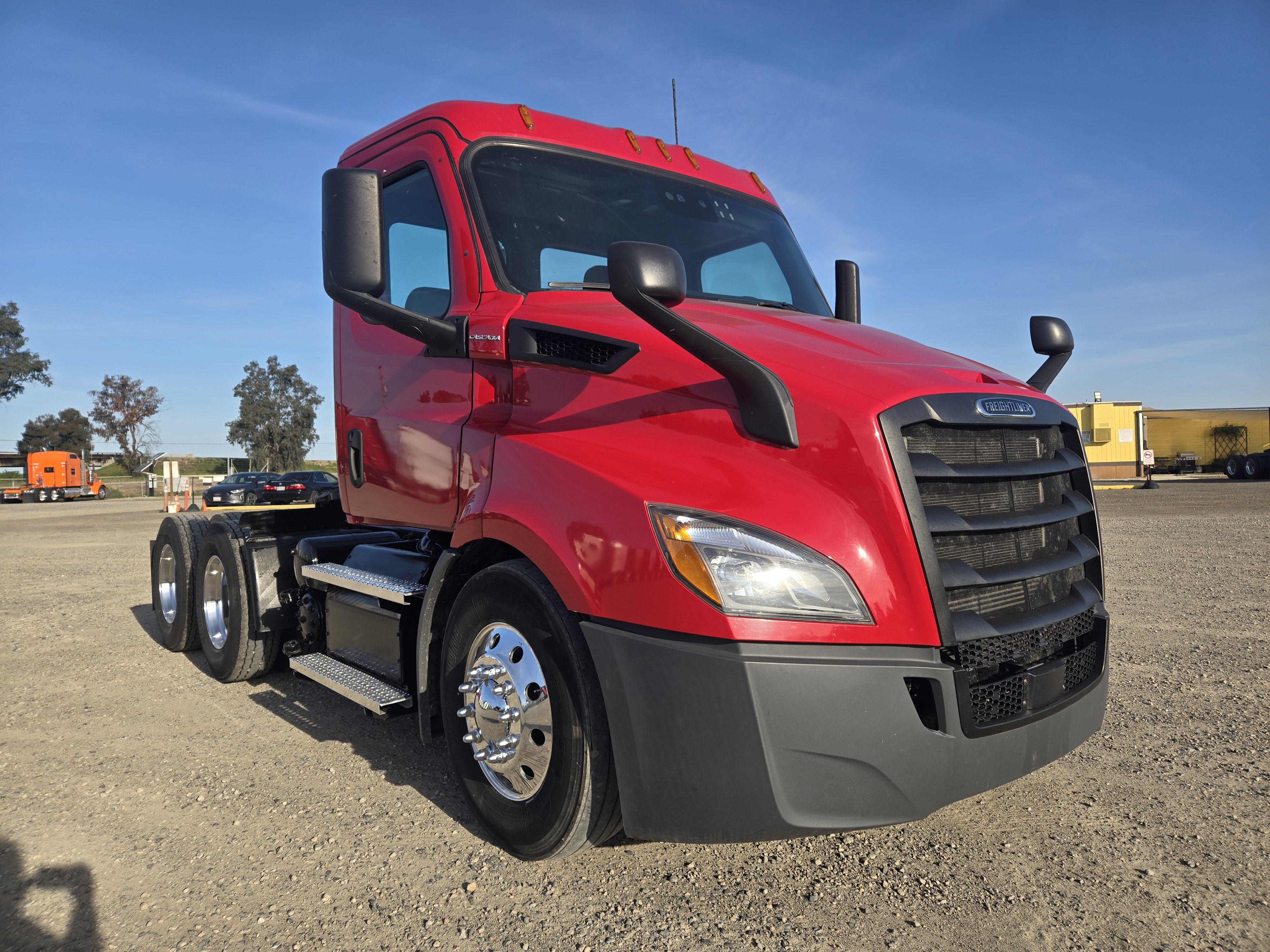 2021 FREIGHTLINER CASCADIA 116DC - image 7
