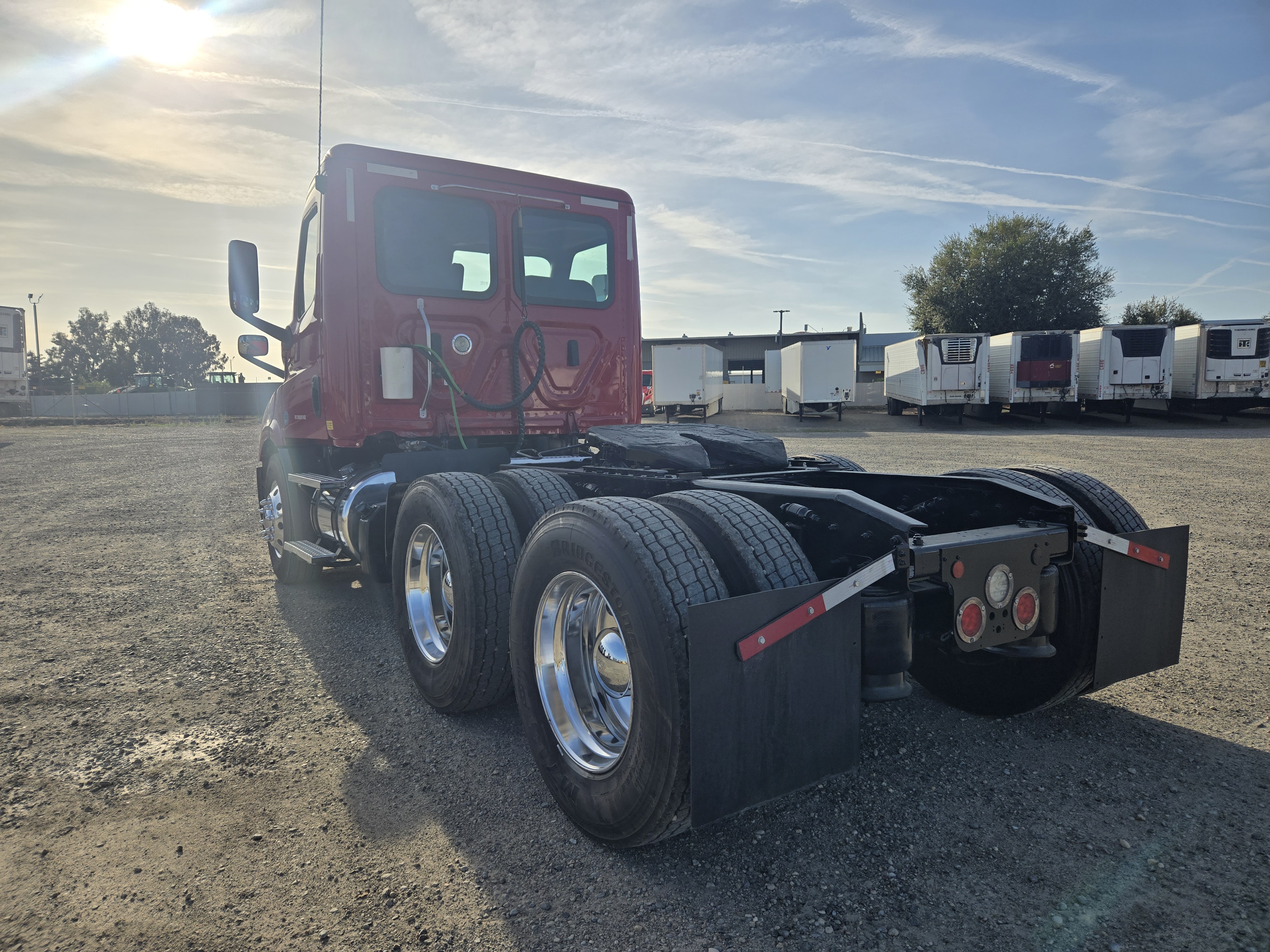 2021 FREIGHTLINER CASCADIA 116DC - image 4