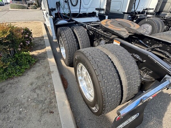 FREIGHTLINER CASCADIA 126SLP 2024