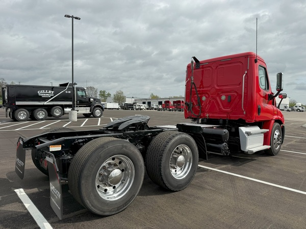 FREIGHTLINER CASCADIA 113DC 2019