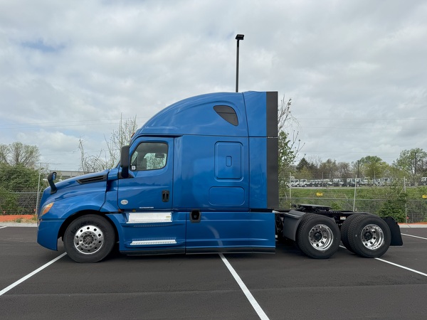 FREIGHTLINER CASCADIA 126SLP 2020