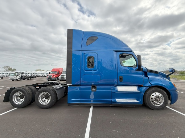 FREIGHTLINER CASCADIA 126SLP 2020