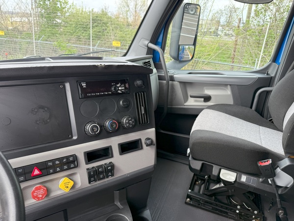 FREIGHTLINER CASCADIA 126SLP 2020