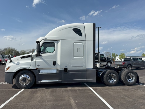 FREIGHTLINER CASCADIA 126SLP 2022
