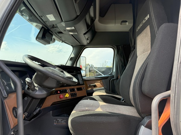 FREIGHTLINER CASCADIA 126SLP 2022