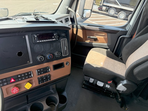 FREIGHTLINER CASCADIA 126SLP 2022