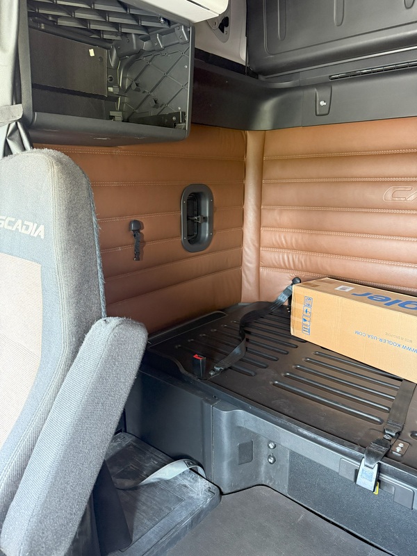 FREIGHTLINER CASCADIA 126SLP 2022