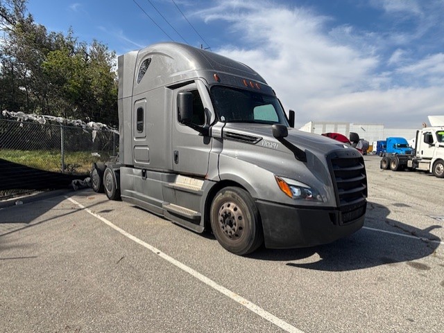 2021 FREIGHTLINER CASCADIA 126SLP - image 5