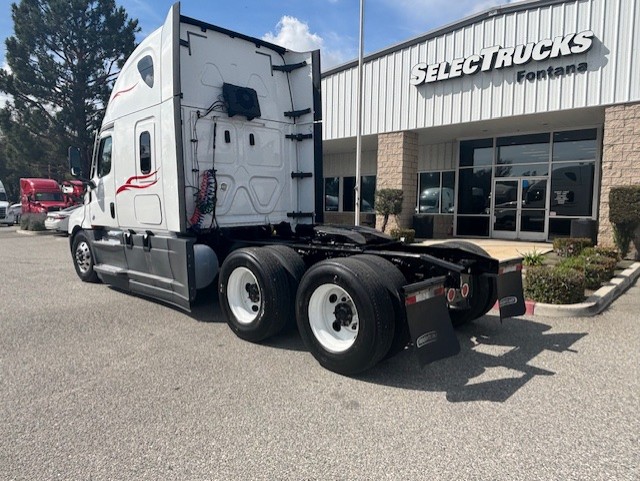 2021 FREIGHTLINER CASCADIA 126SLP - image 2