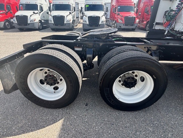 2021 FREIGHTLINER CASCADIA 126SLP - image 7