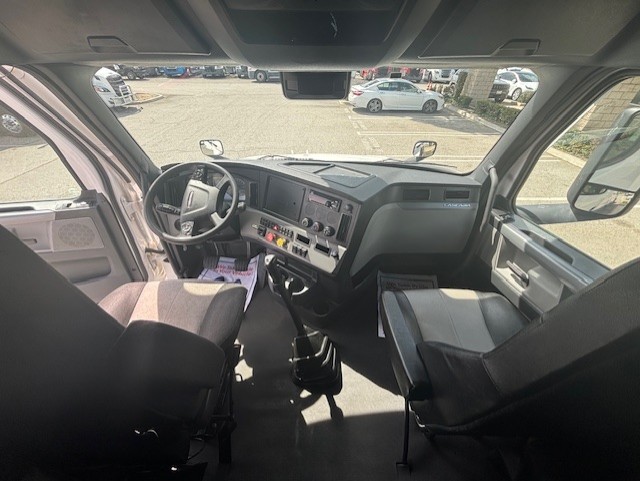 2021 FREIGHTLINER CASCADIA 126SLP - image 18