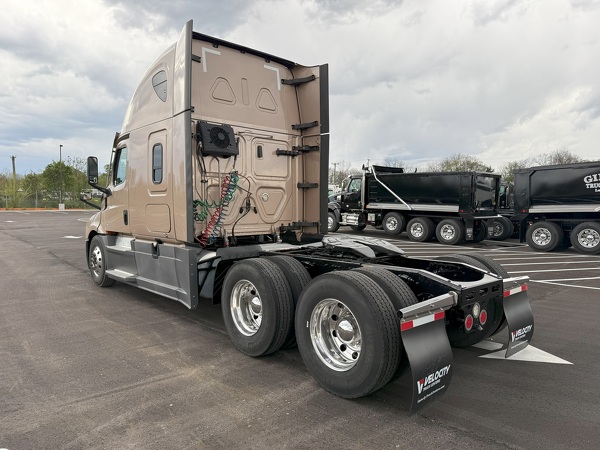 FREIGHTLINER CASCADIA 126SLP 2021