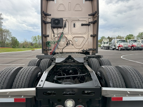 FREIGHTLINER CASCADIA 126SLP 2021