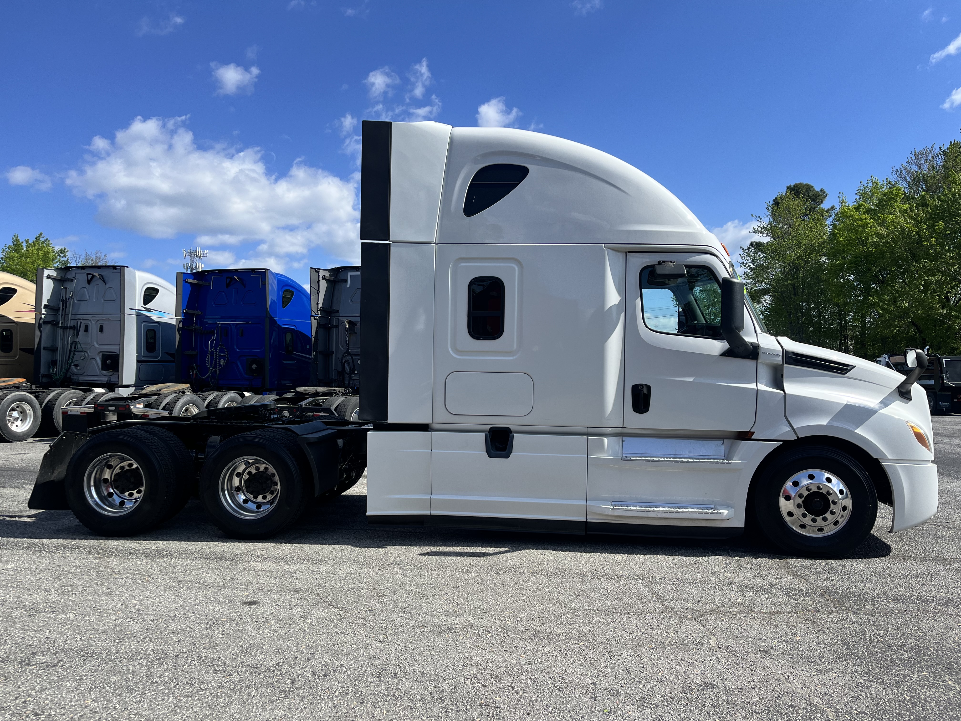2019 FREIGHTLINER CASCADIA 126SLP - image 6