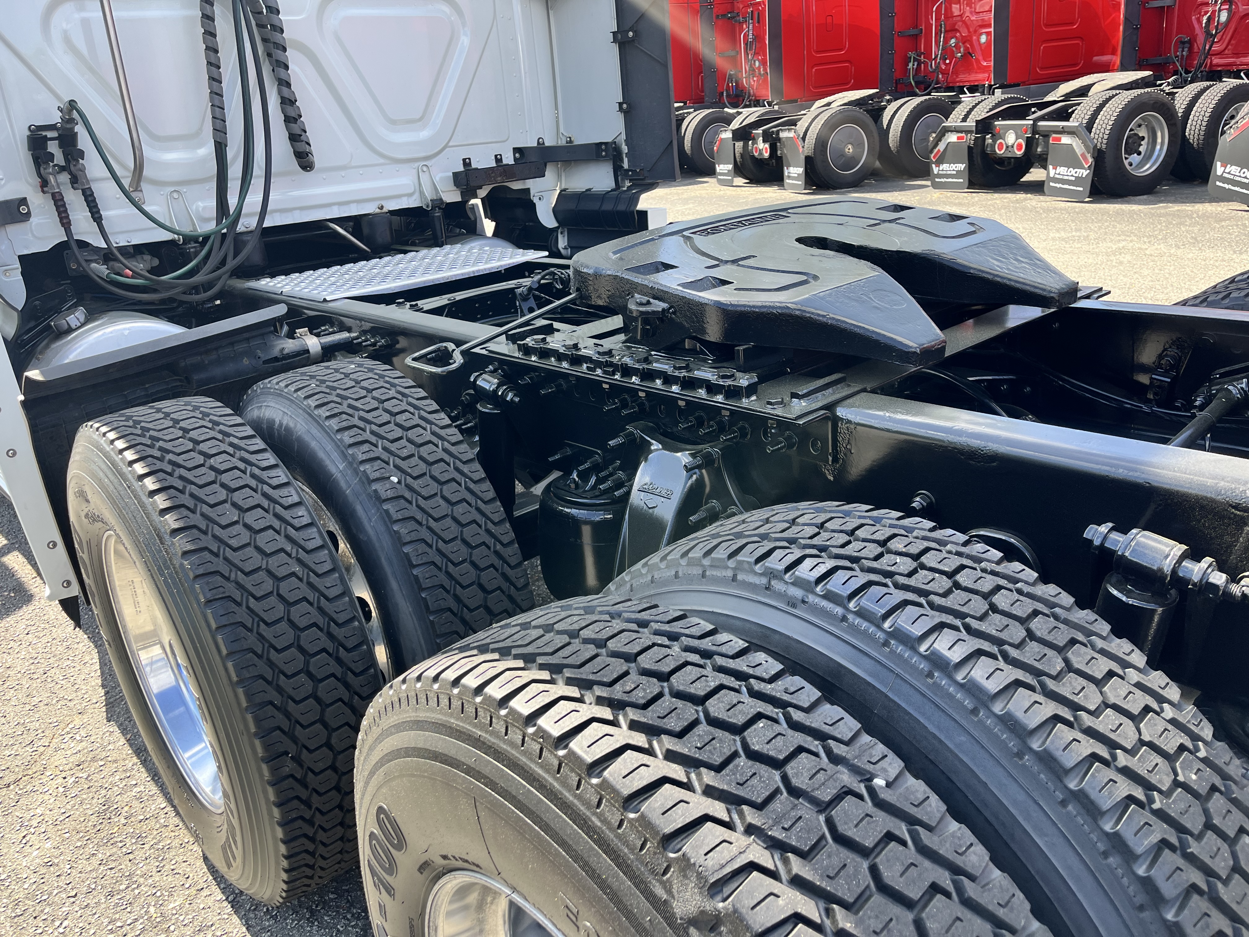 2019 FREIGHTLINER CASCADIA 126SLP - image 3