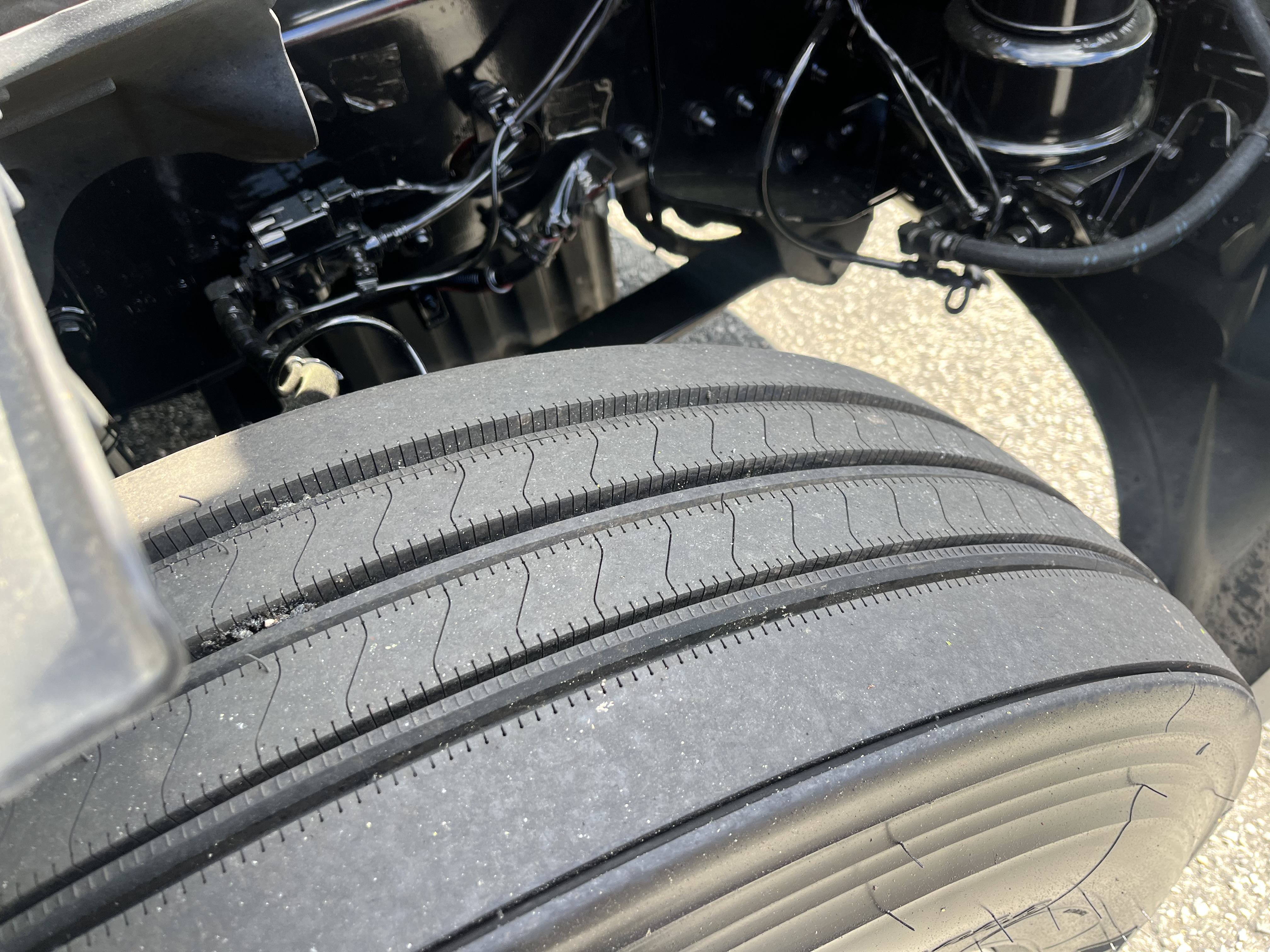 2019 FREIGHTLINER CASCADIA 126SLP - image 9