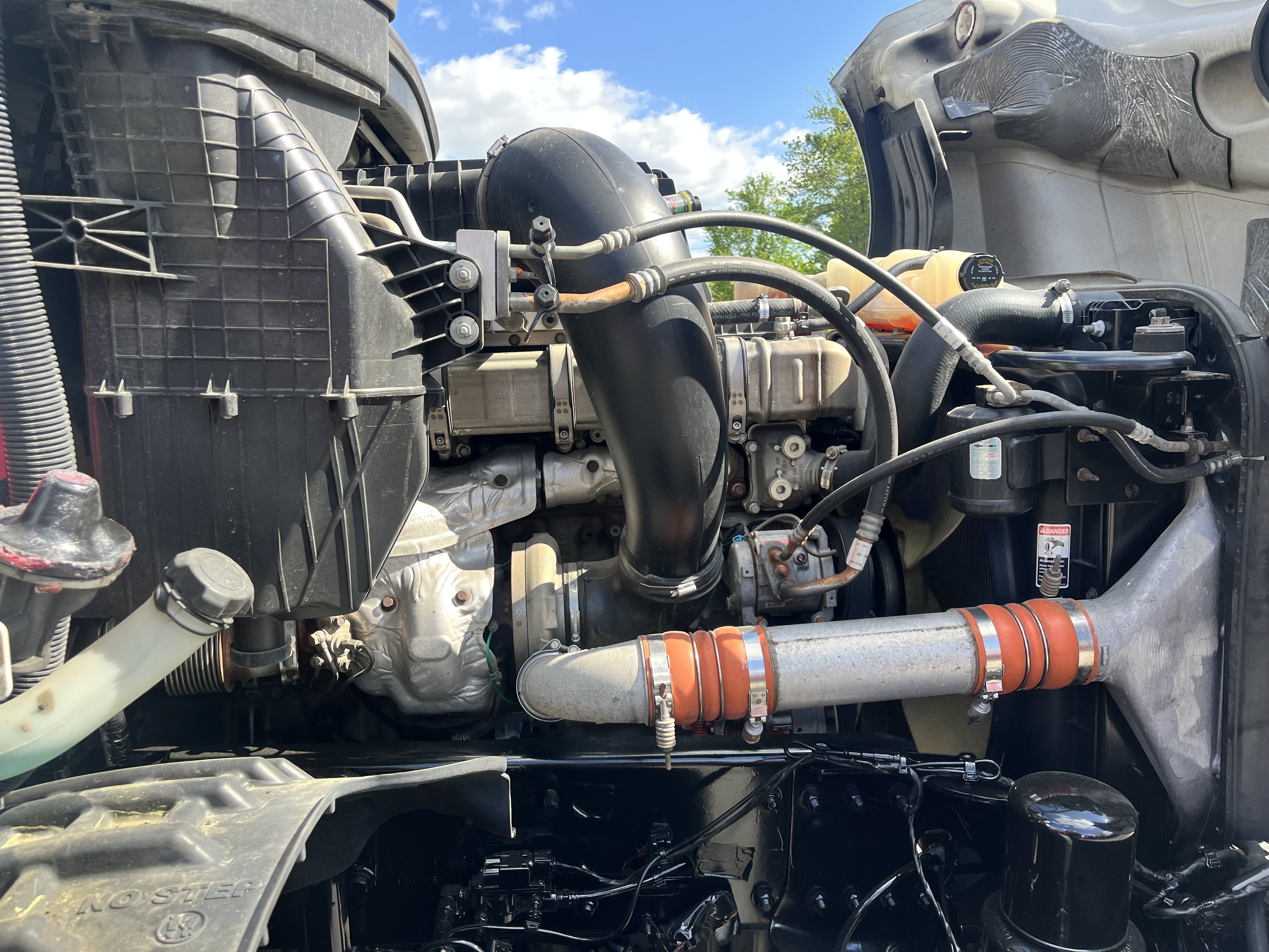 2019 FREIGHTLINER CASCADIA 126SLP - image 8