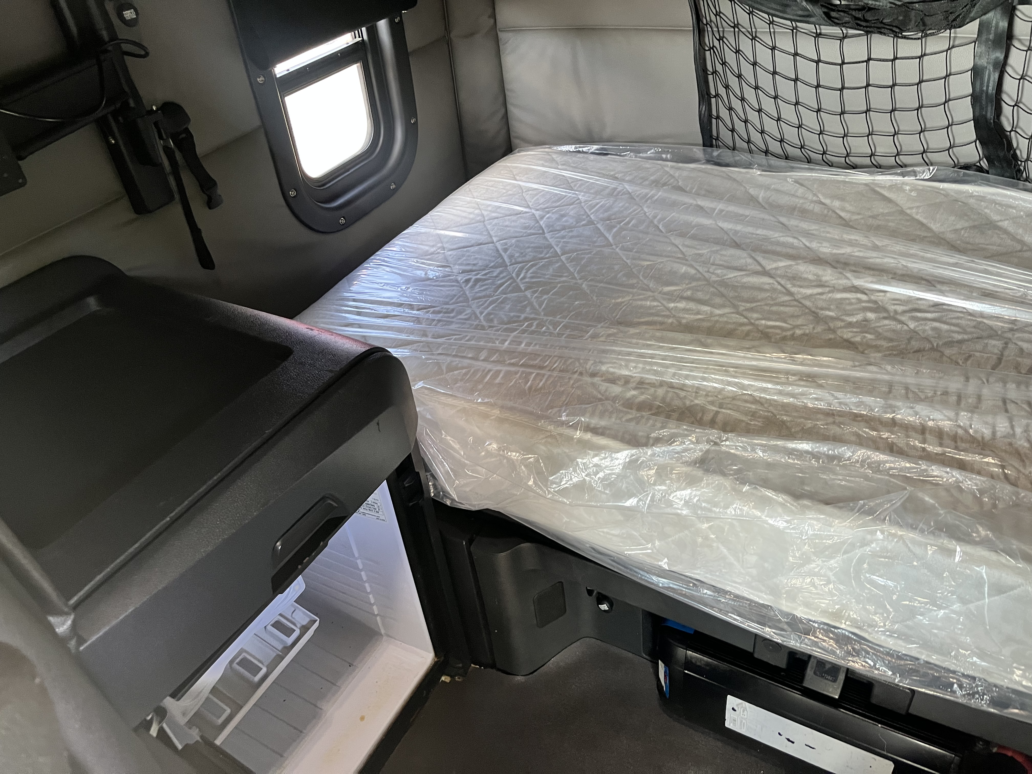 2019 FREIGHTLINER CASCADIA 126SLP - image 14