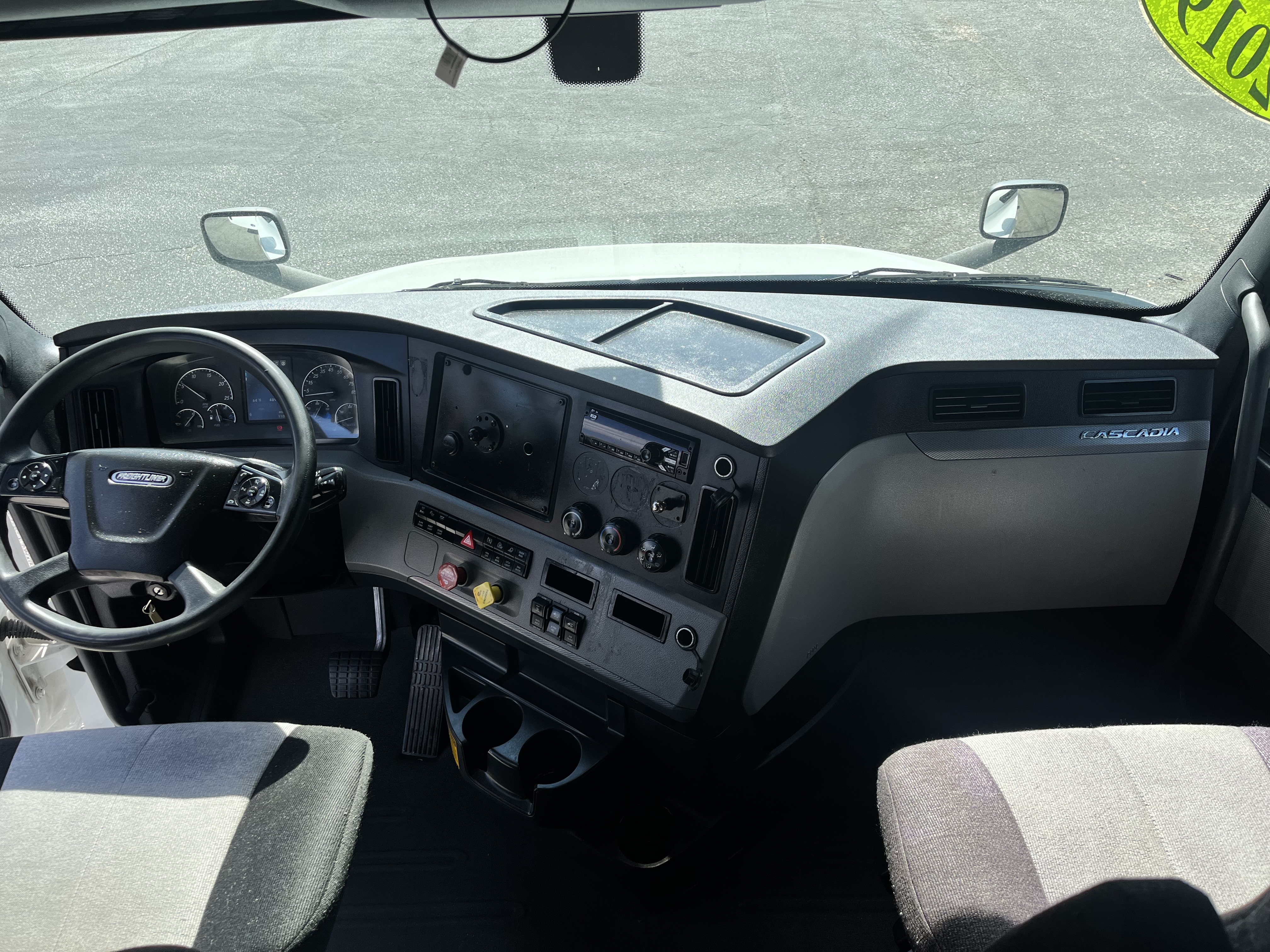2019 FREIGHTLINER CASCADIA 126SLP - image 16