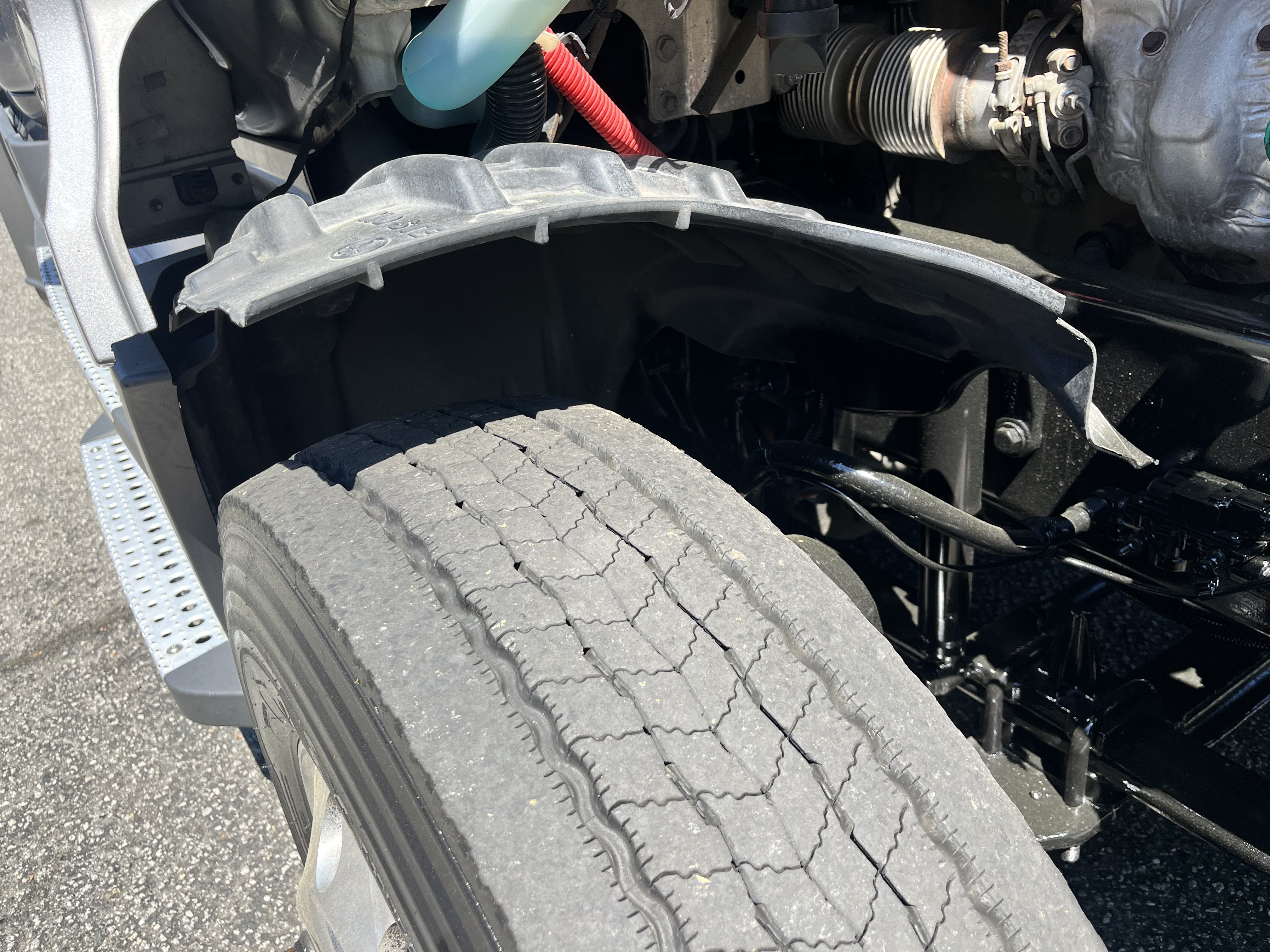 2021 FREIGHTLINER CASCADIA 126SLP - image 11