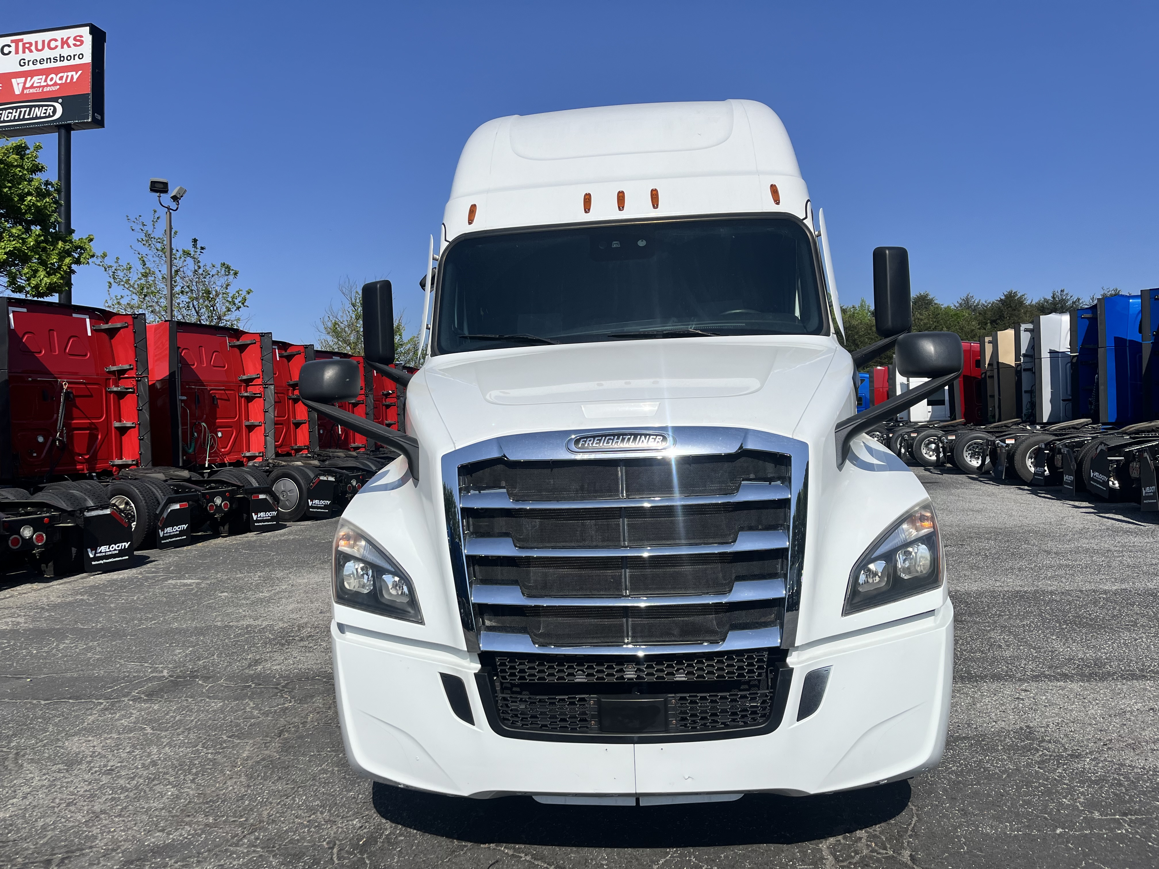 2020 FREIGHTLINER CASCADIA 126SLP - image 8
