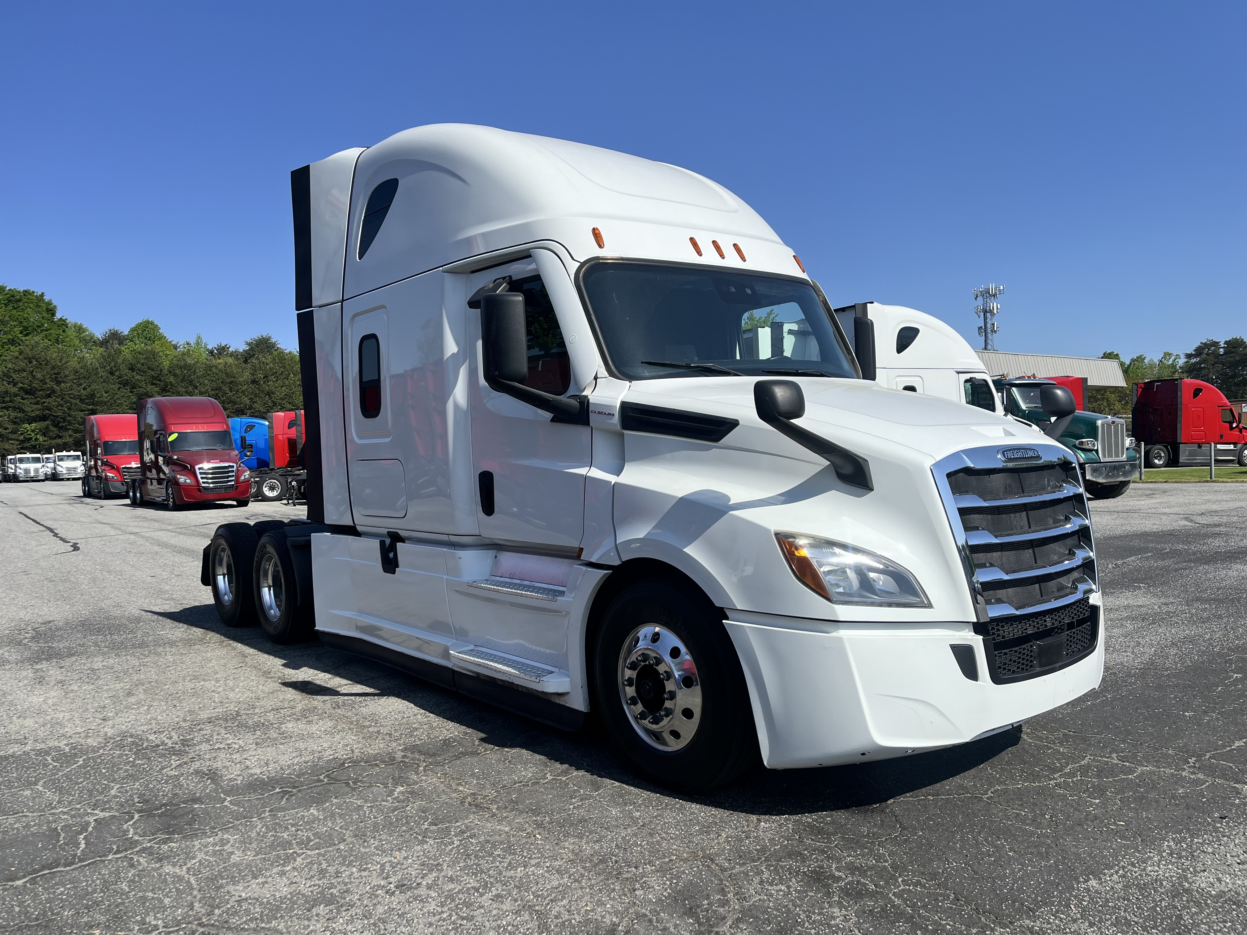 2020 FREIGHTLINER CASCADIA 126SLP - image 7