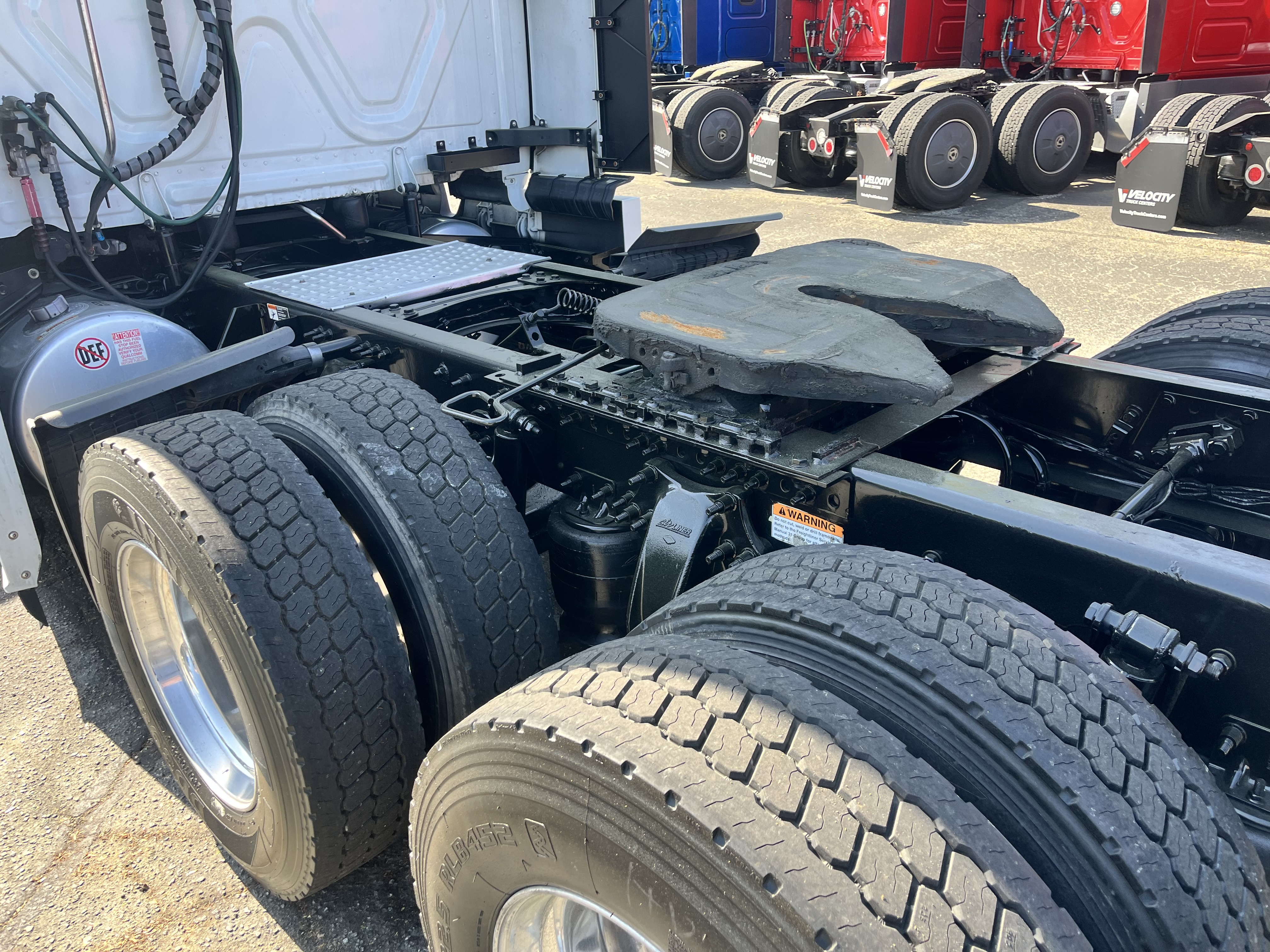 2020 FREIGHTLINER CASCADIA 126SLP - image 3