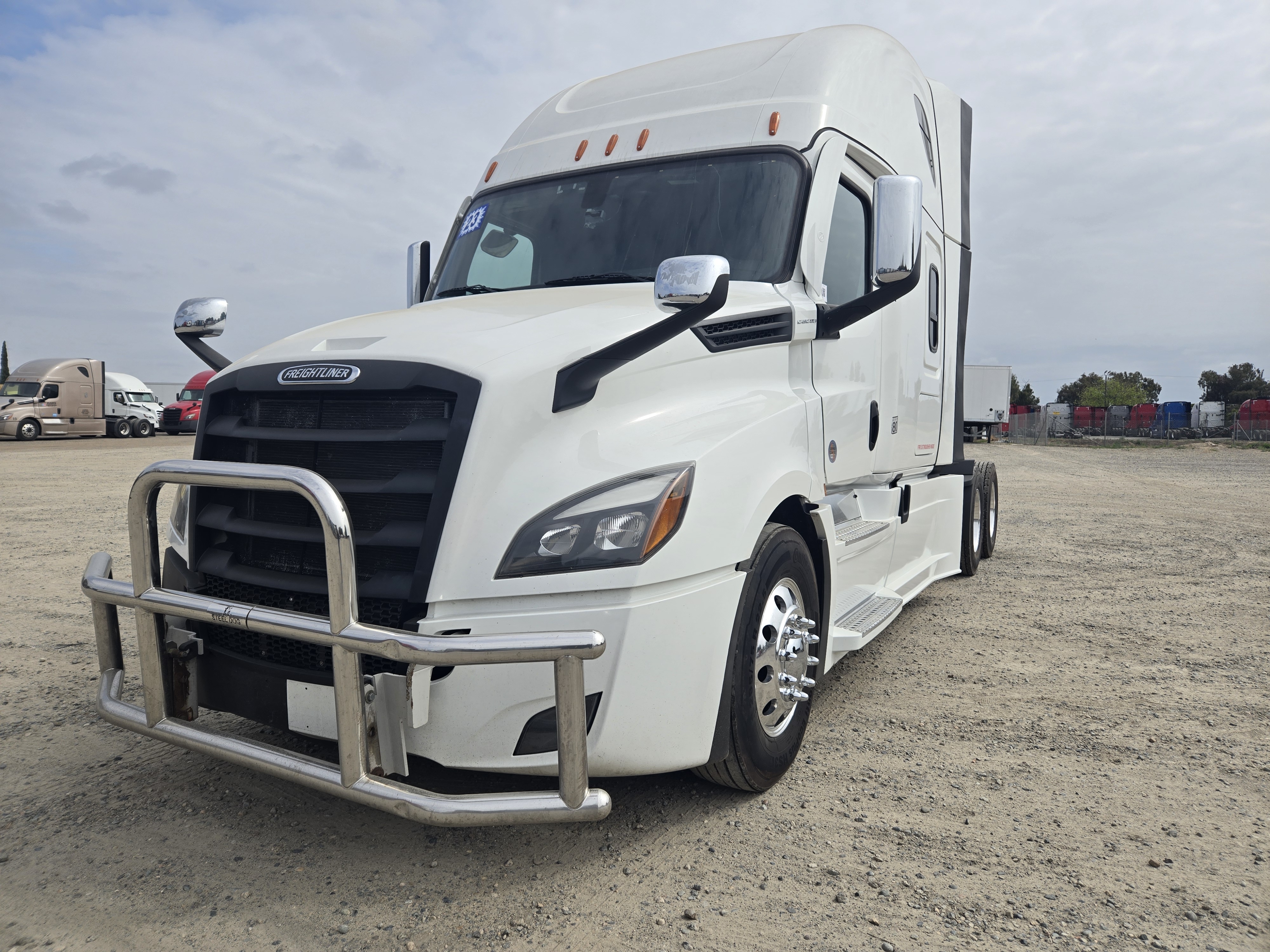 2023 FREIGHTLINER CASCADIA 126SLP - image 1