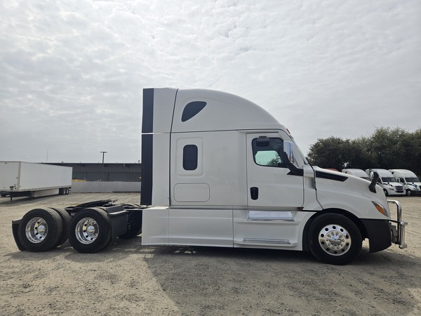 FREIGHTLINER CASCADIA 126SLP 2023