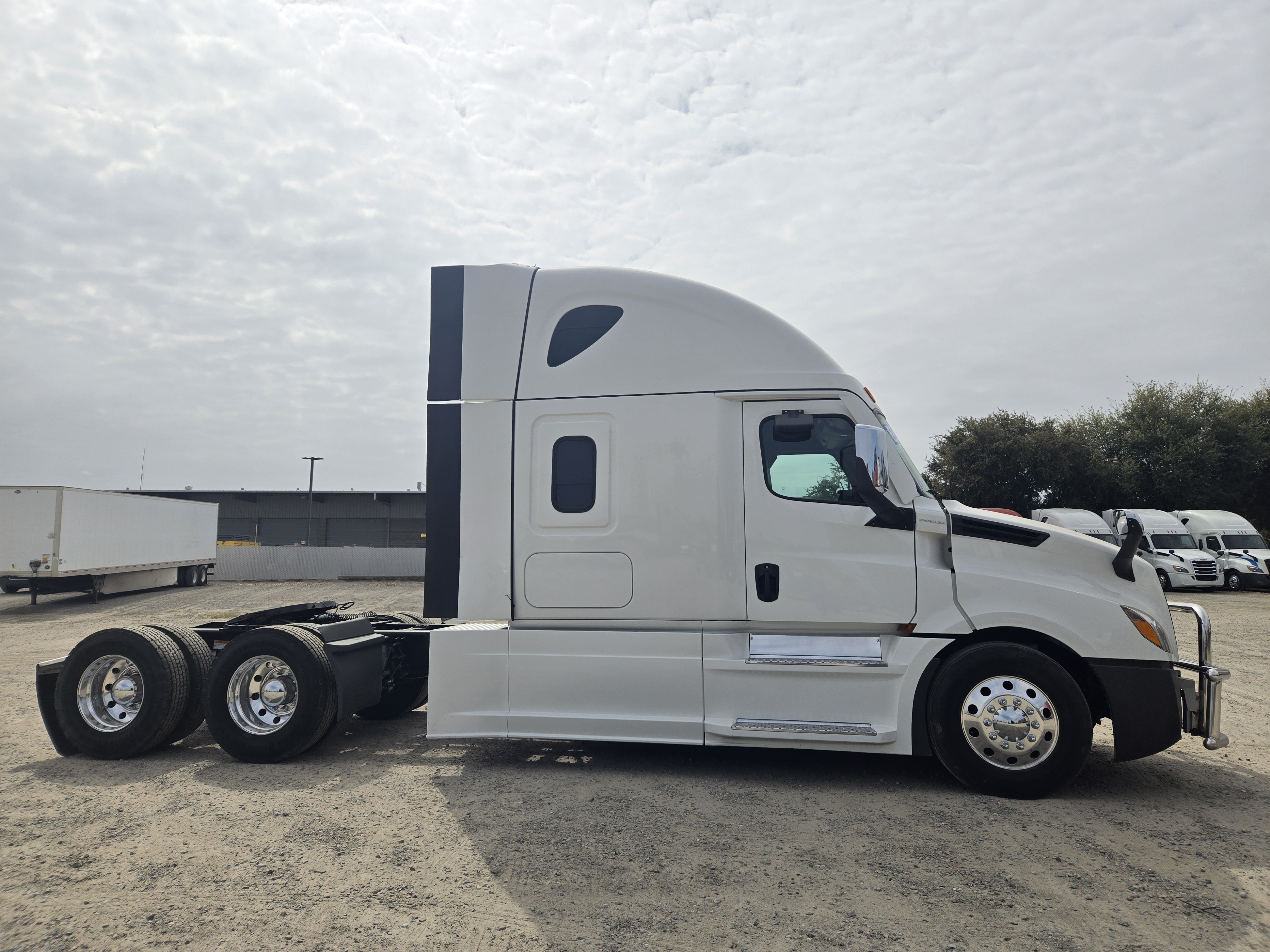 2023 FREIGHTLINER CASCADIA 126SLP - image 7
