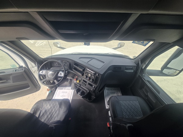 FREIGHTLINER CASCADIA 126SLP 2023