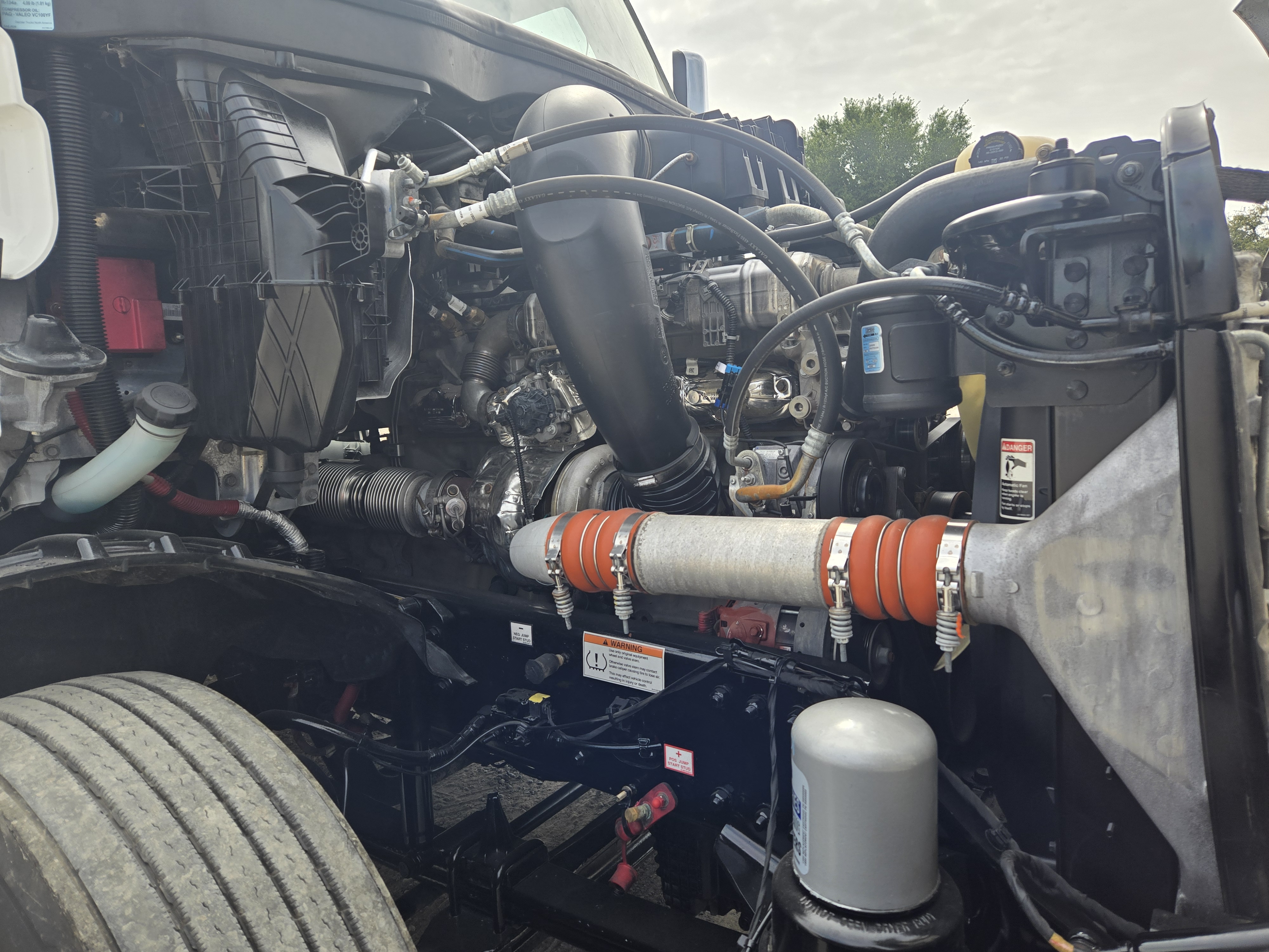 2023 FREIGHTLINER CASCADIA 126SLP - image 9