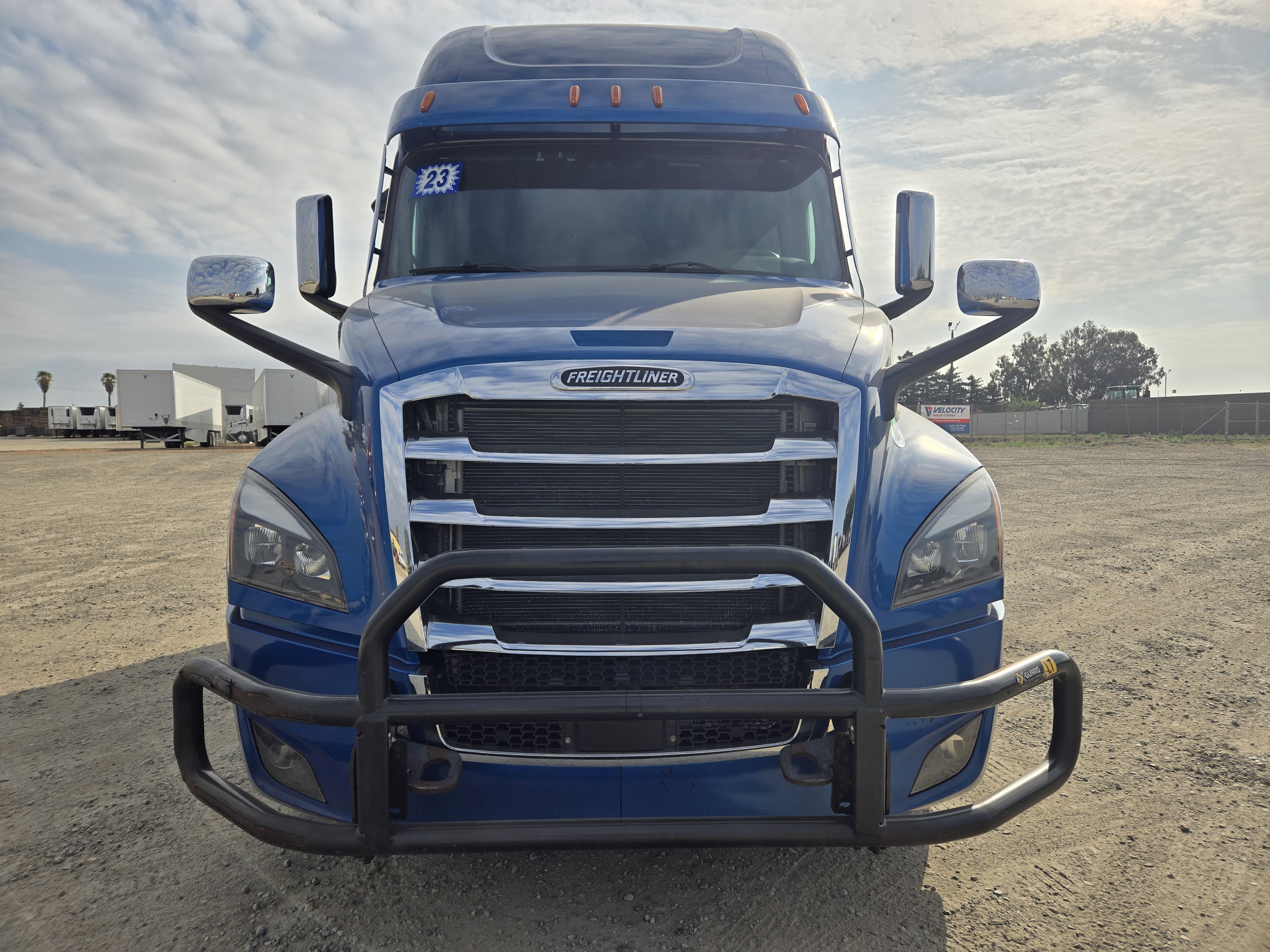 2023 FREIGHTLINER CASCADIA 126SLP - image 2