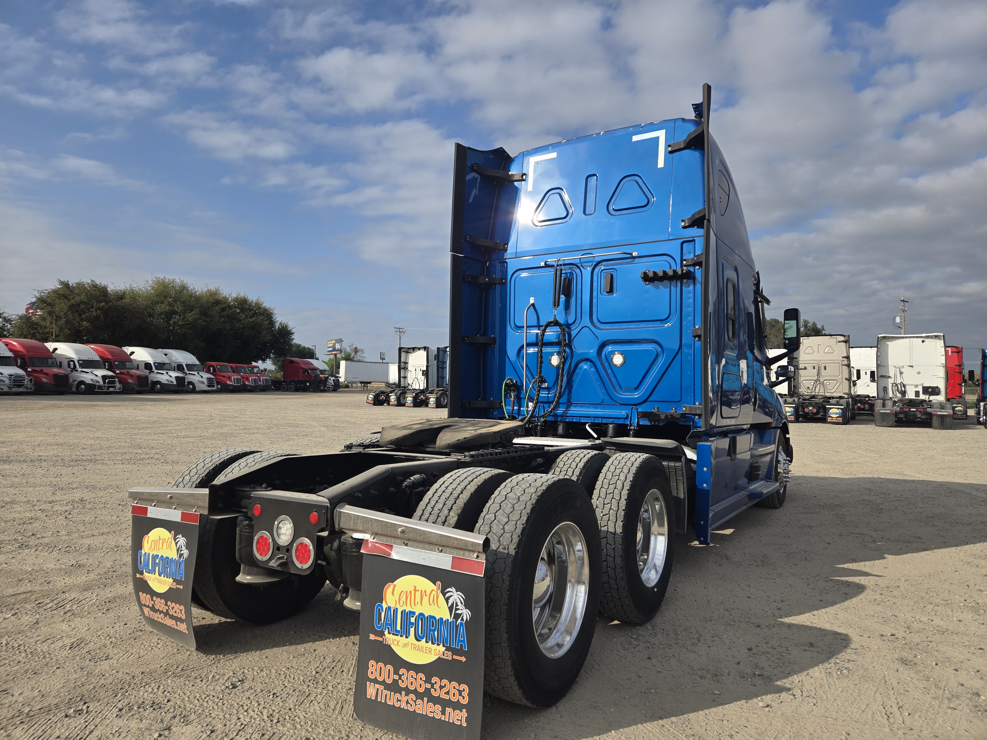 2023 FREIGHTLINER CASCADIA 126SLP - image 6