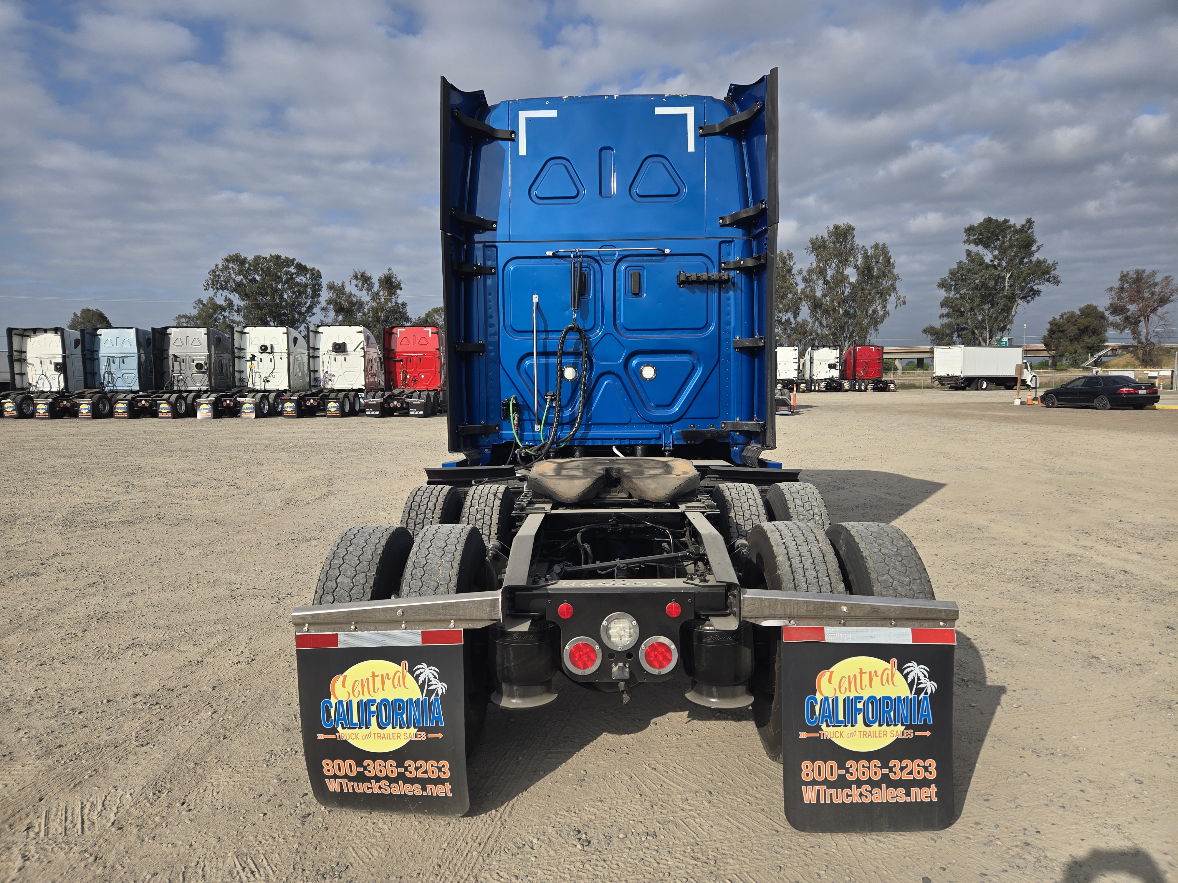 2023 FREIGHTLINER CASCADIA 126SLP - image 5