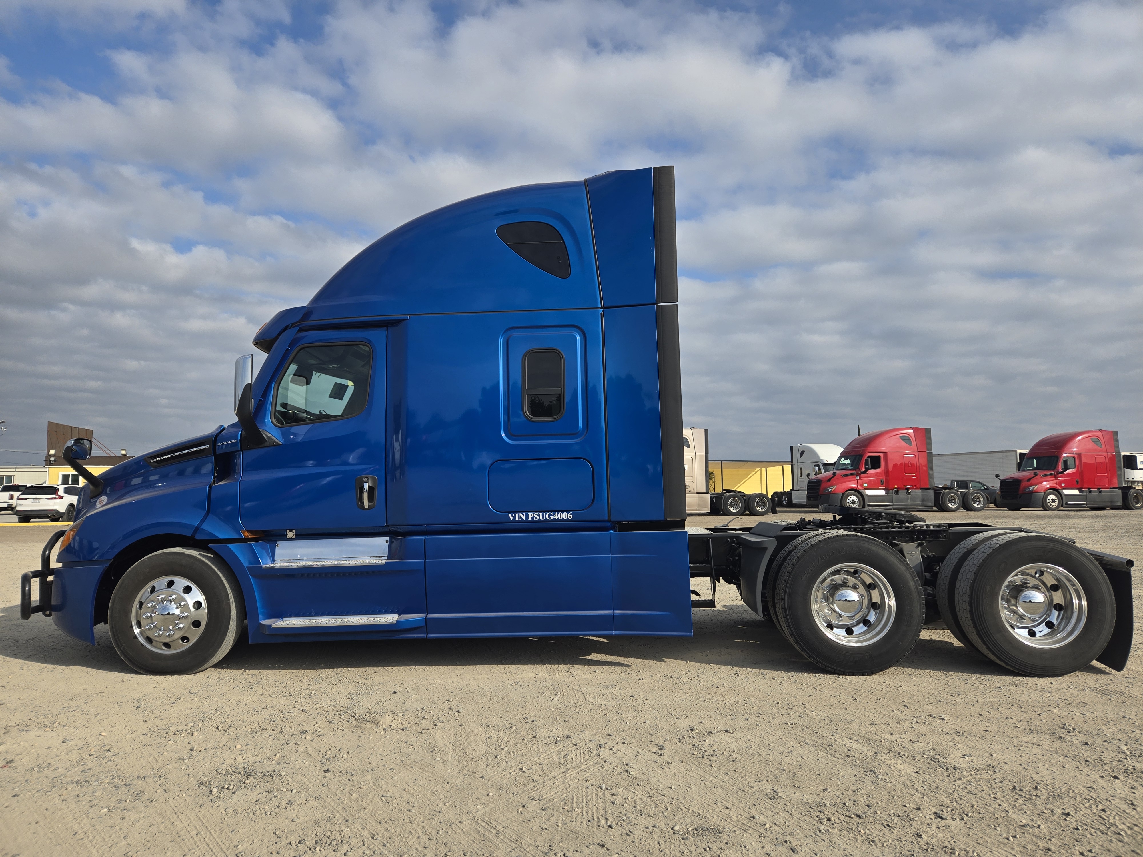 2023 FREIGHTLINER CASCADIA 126SLP - image 3