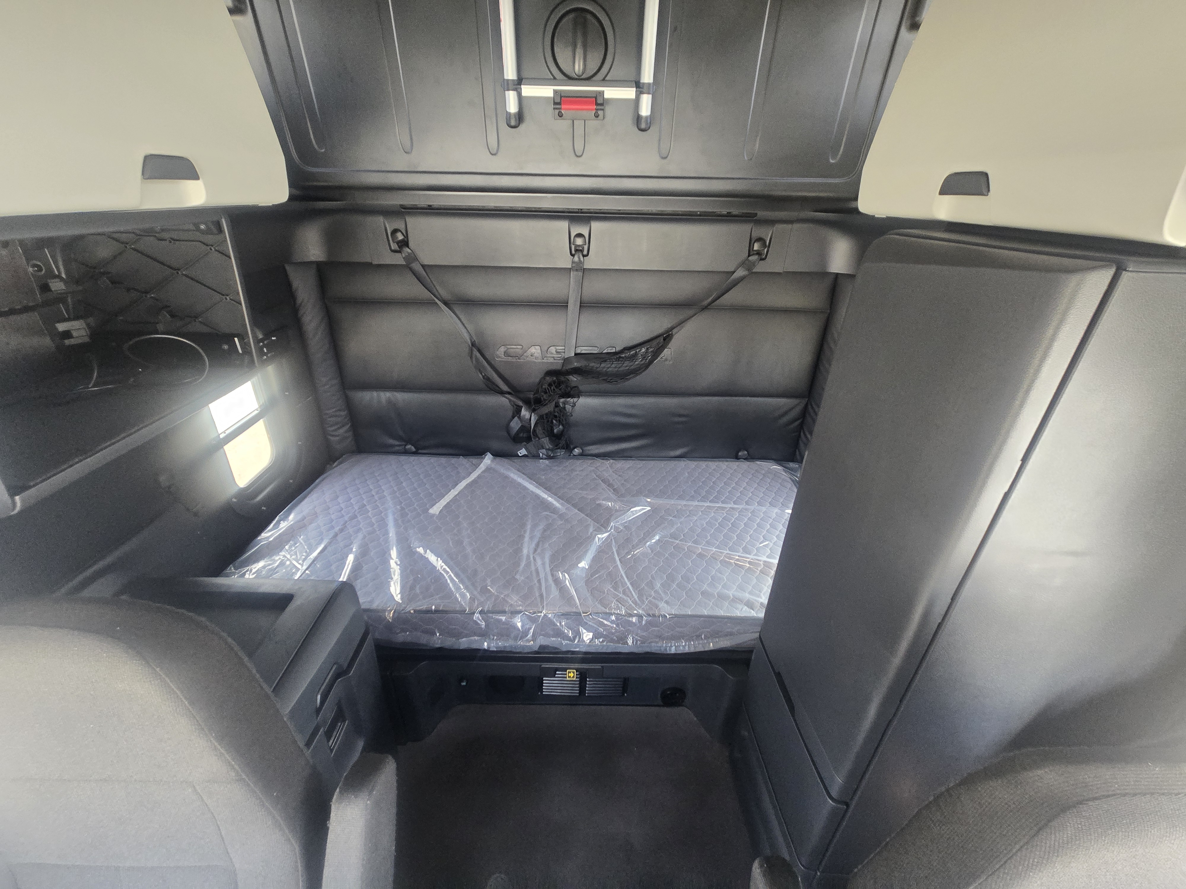 2023 FREIGHTLINER CASCADIA 126SLP - image 21