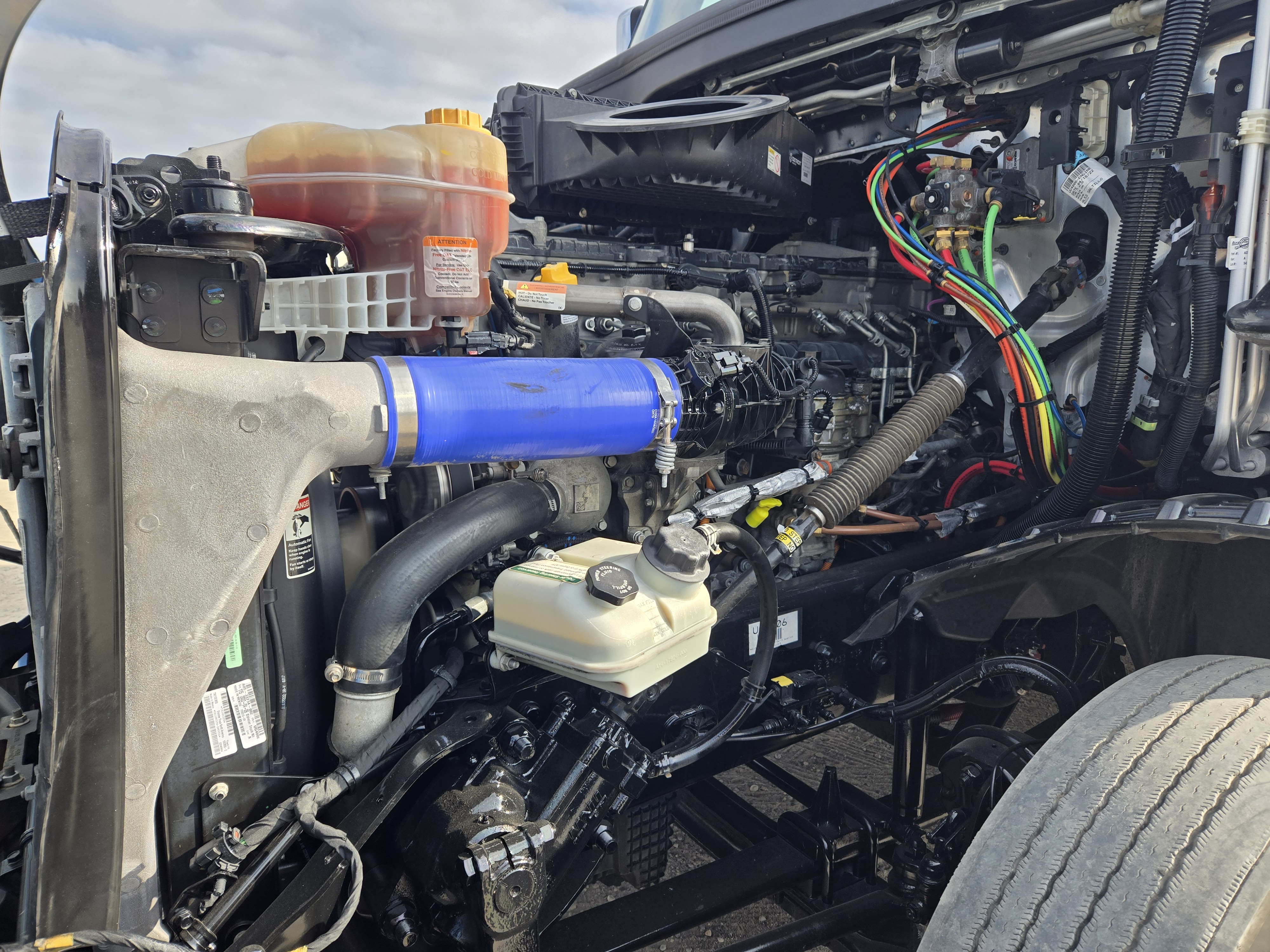 2023 FREIGHTLINER CASCADIA 126SLP - image 9