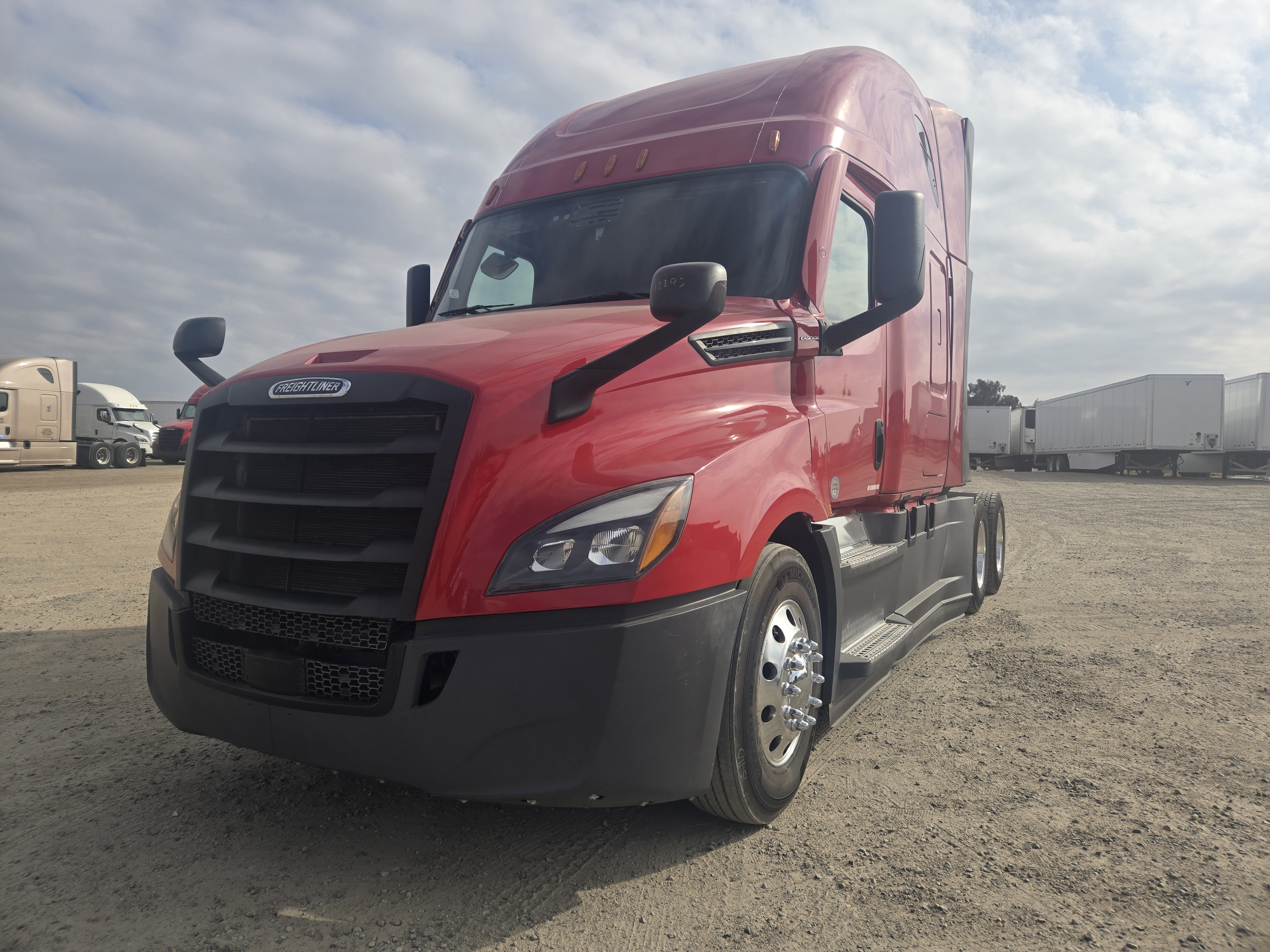 2021 FREIGHTLINER CASCADIA 126SLP - image 1