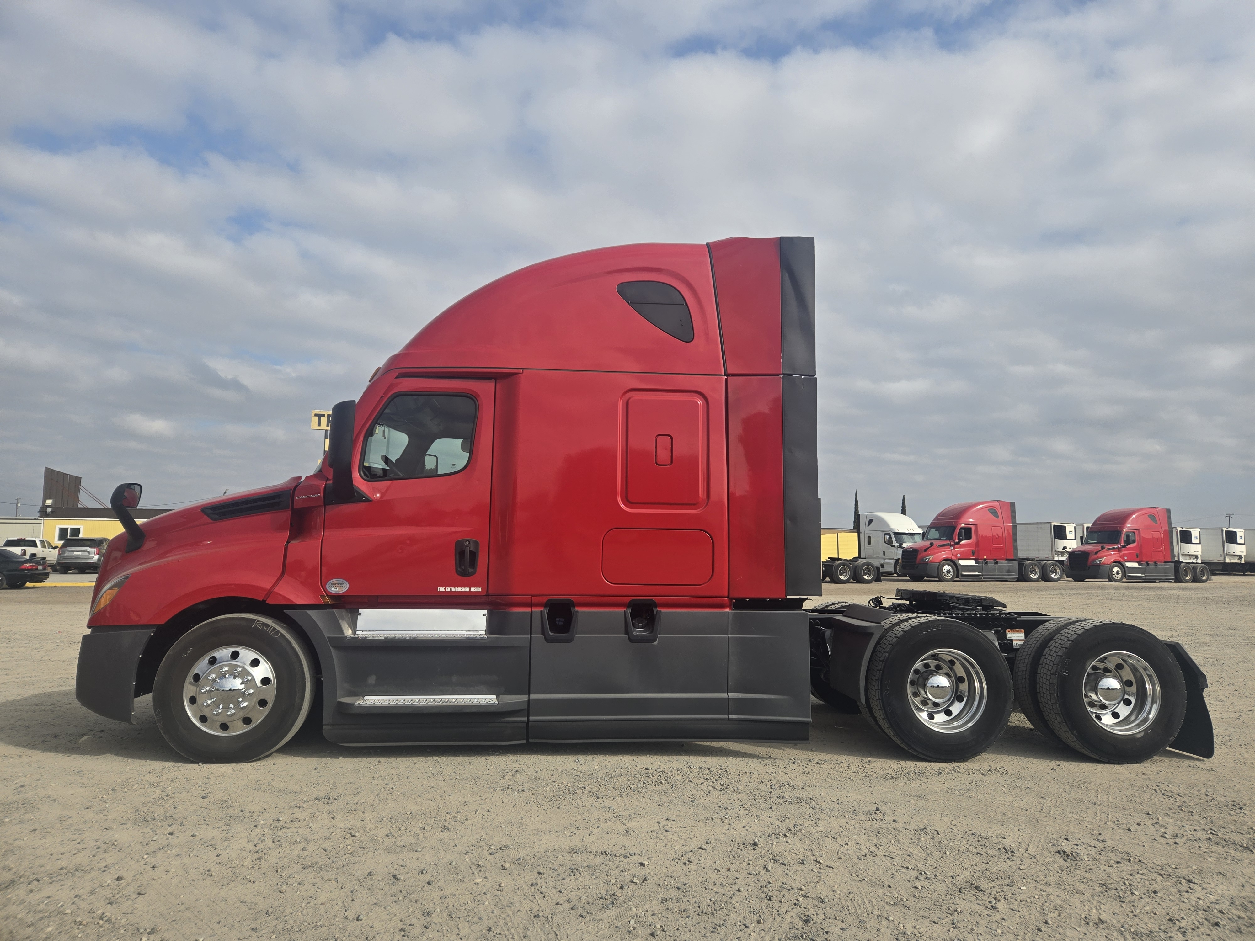 2021 FREIGHTLINER CASCADIA 126SLP - image 3