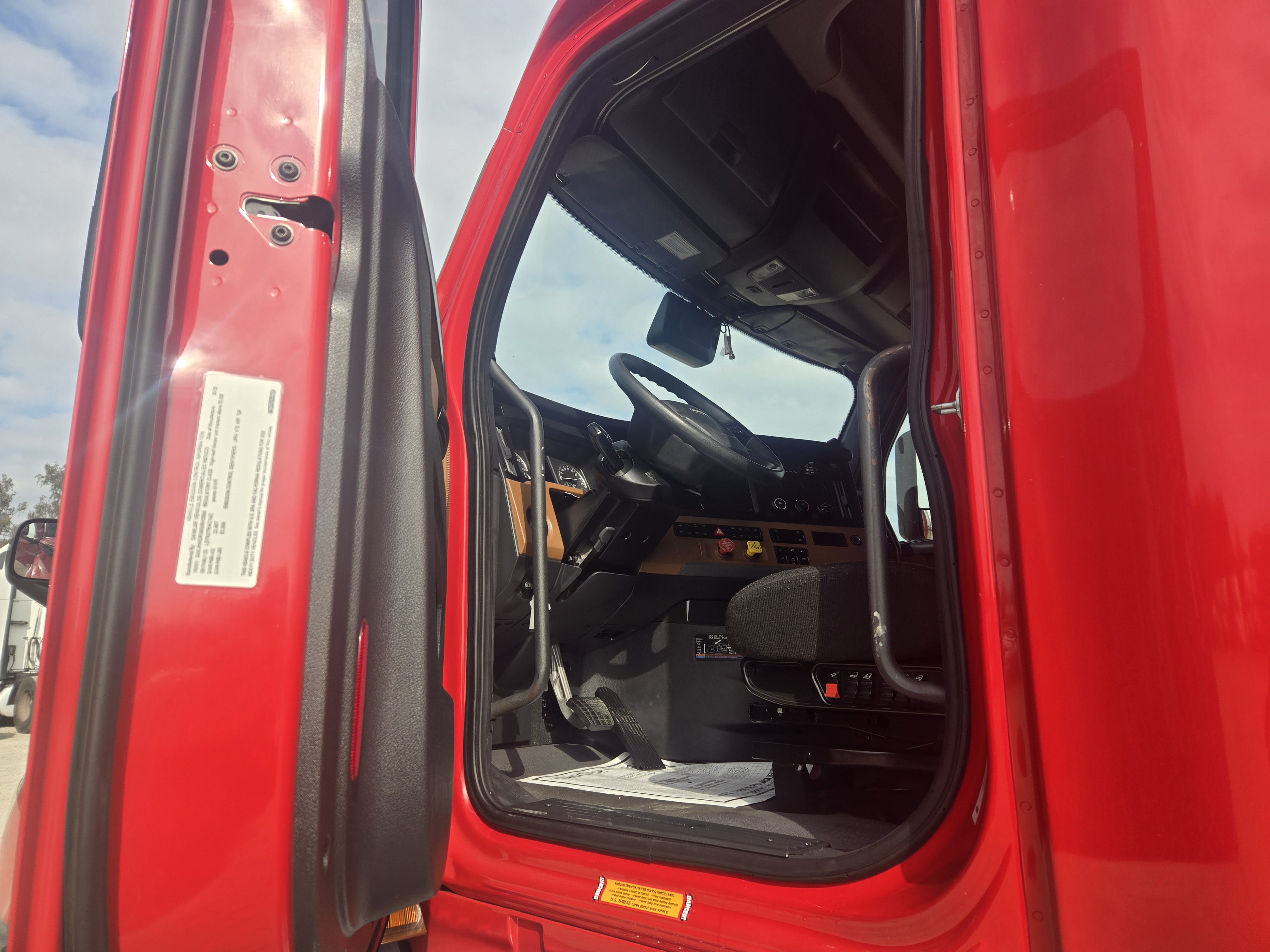 2021 FREIGHTLINER CASCADIA 126SLP - image 21