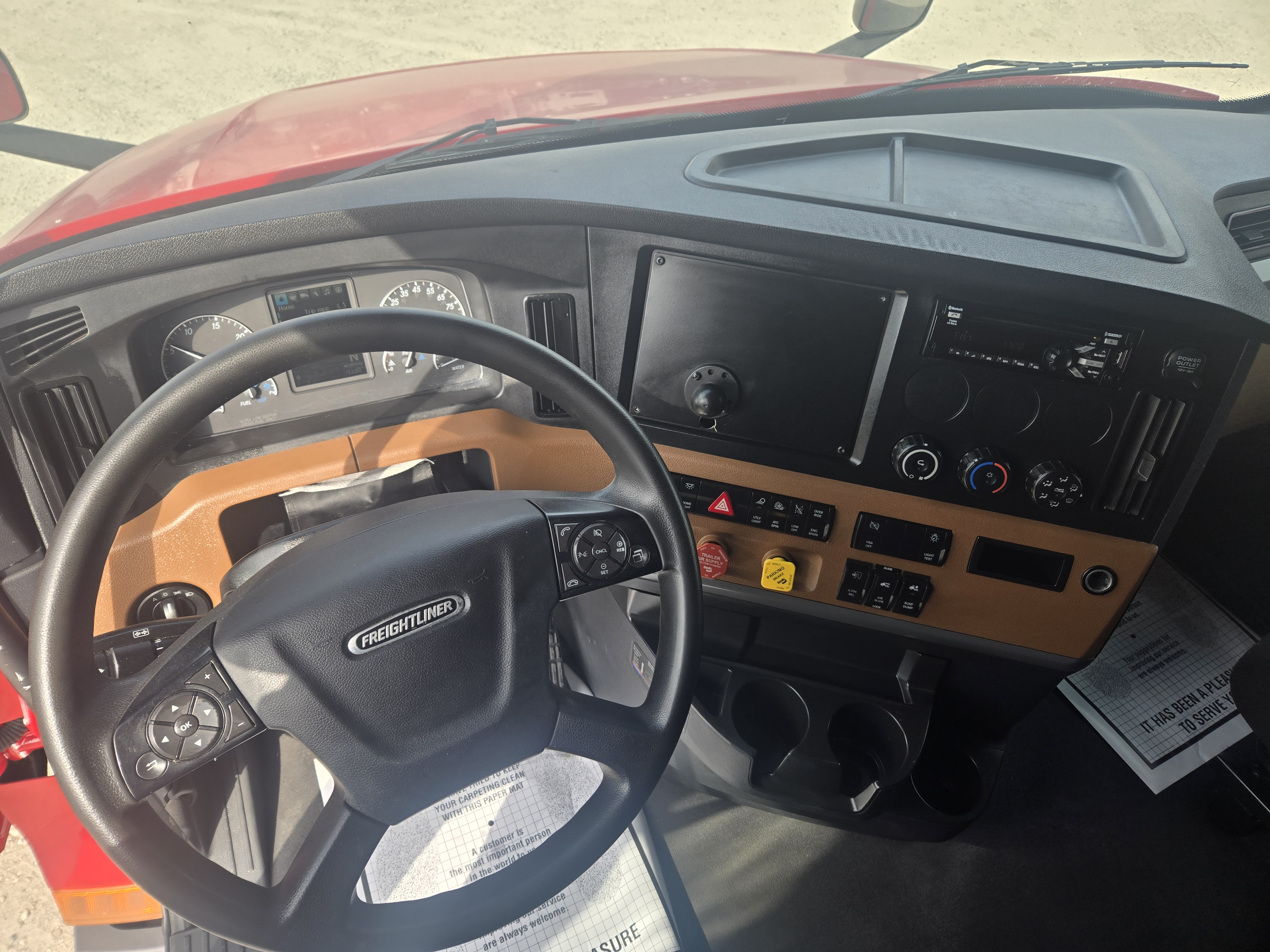 2021 FREIGHTLINER CASCADIA 126SLP - image 17